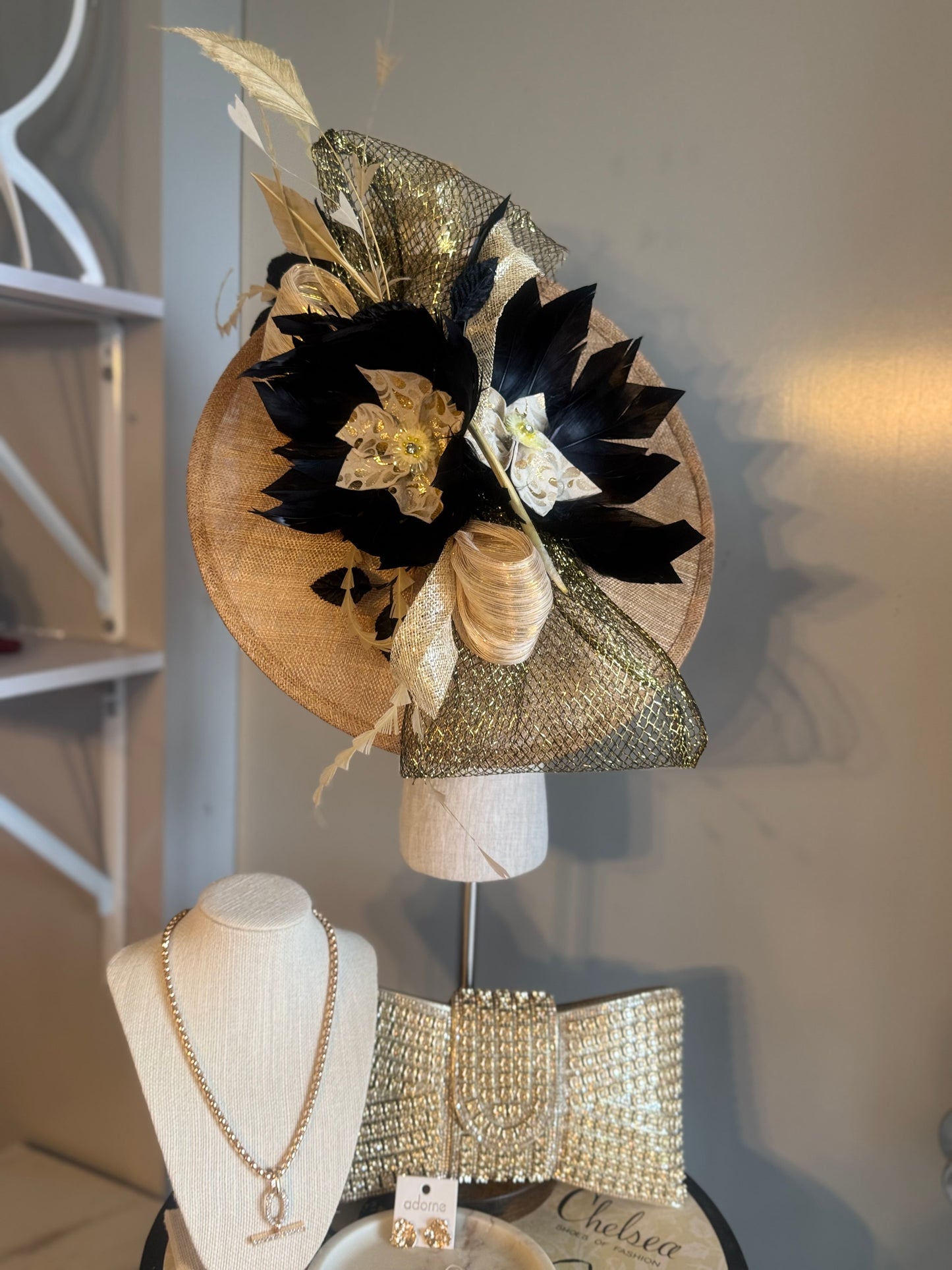 “Gwennie” gold & black brim