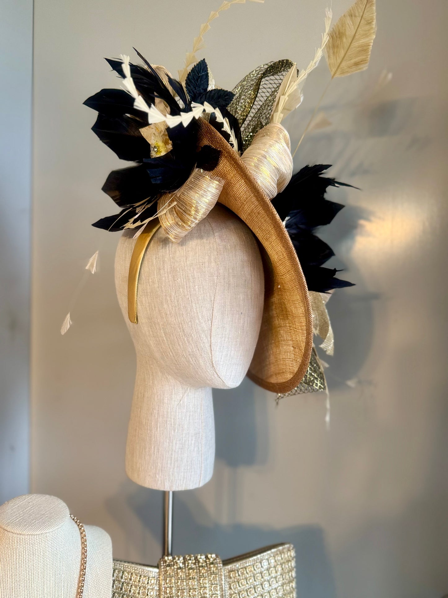“Gwennie” gold & black brim