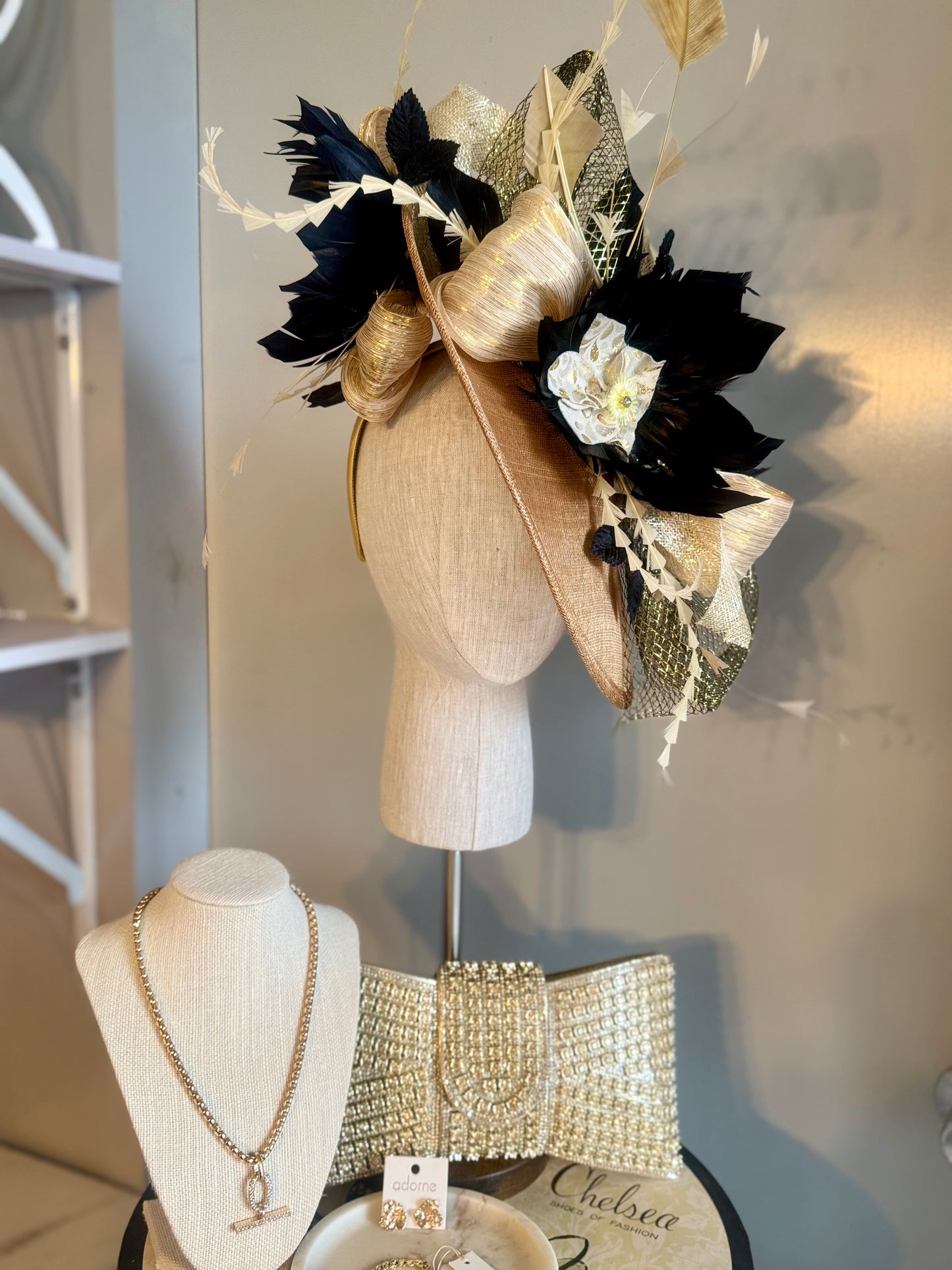 “Gwennie” gold & black brim