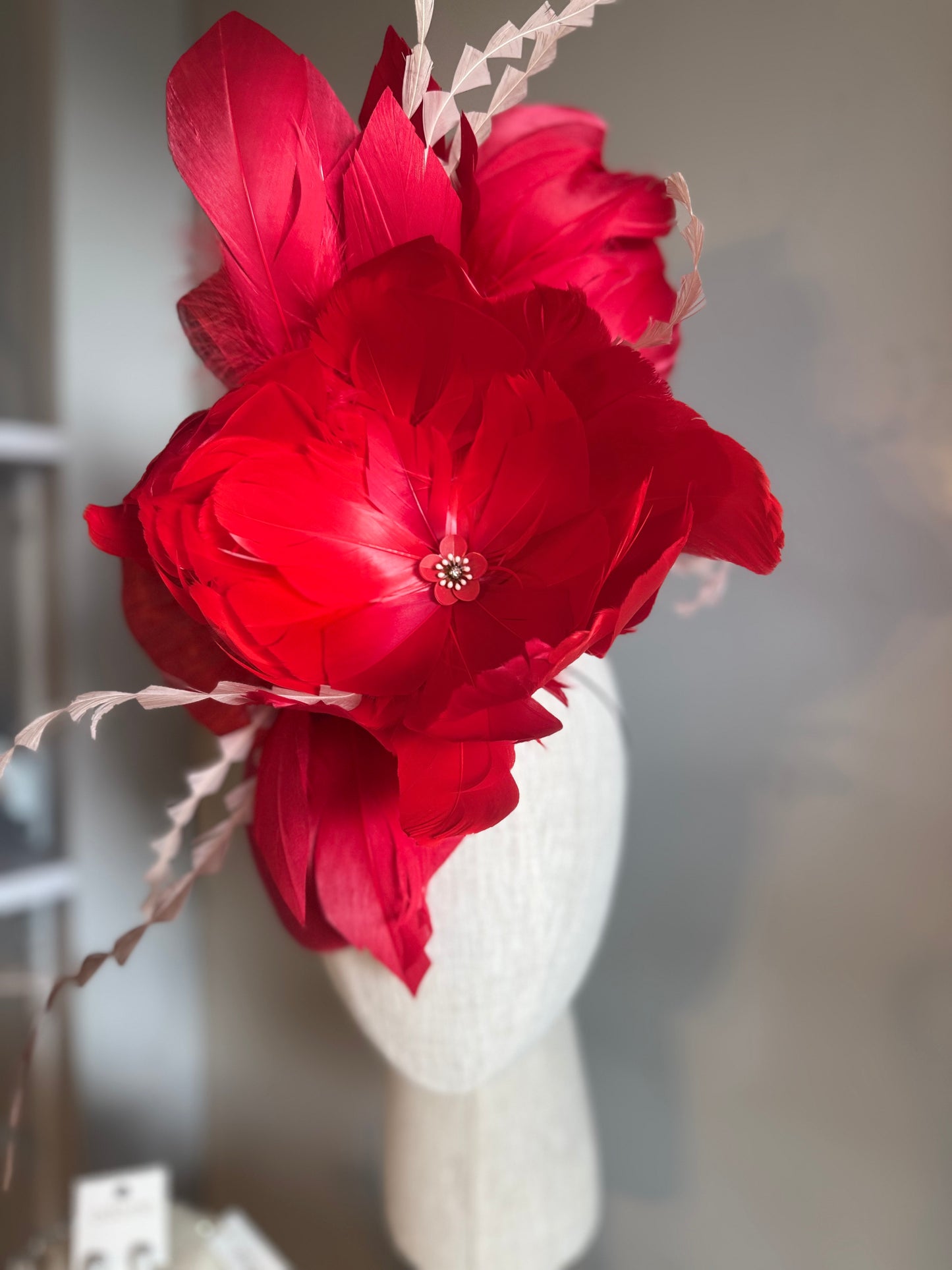 “Rita” red statement pillbox