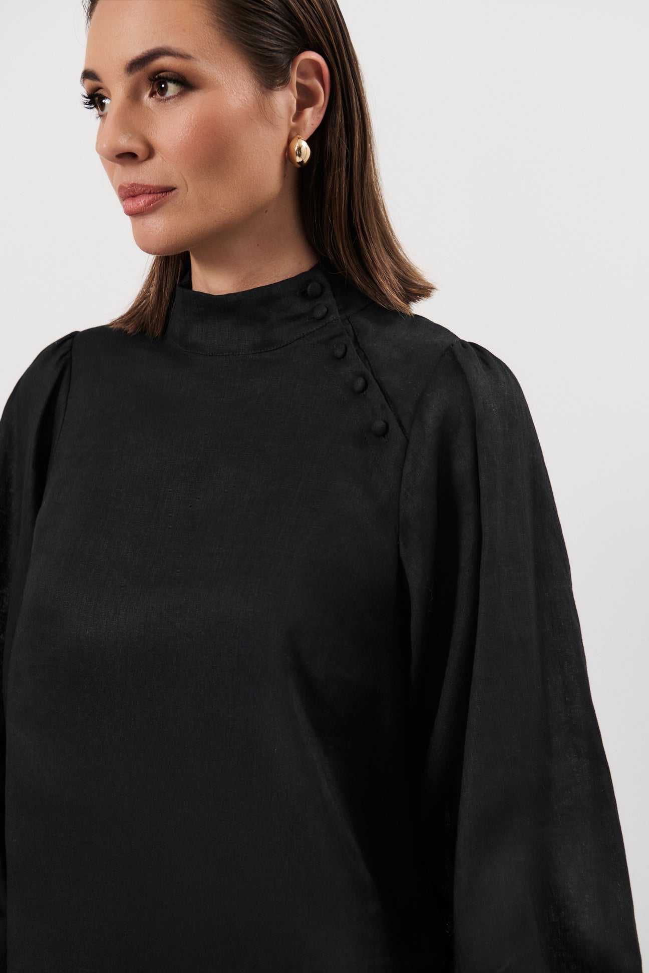 Reign linen top black size 8