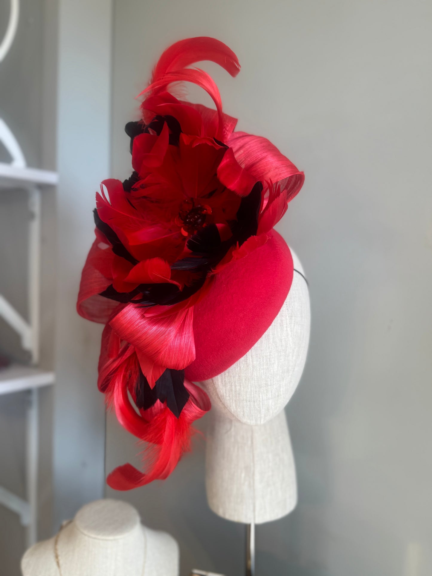 “Nettie” red & black felt/wool pillbox