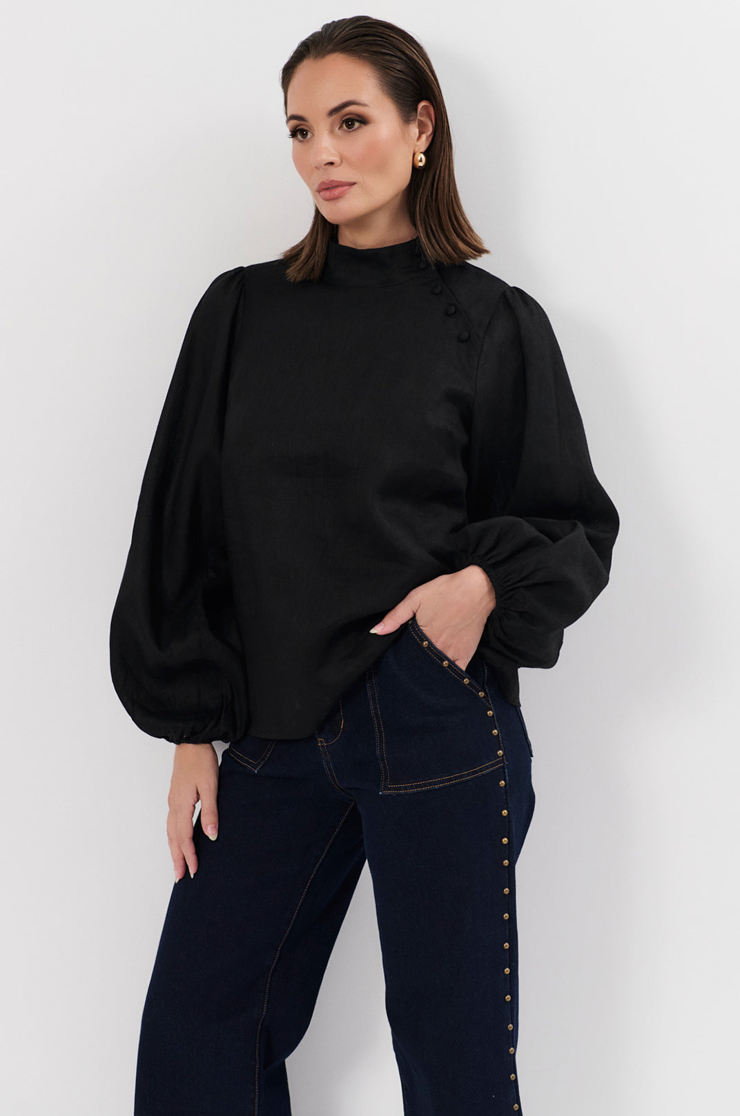 Reign linen top black size 8