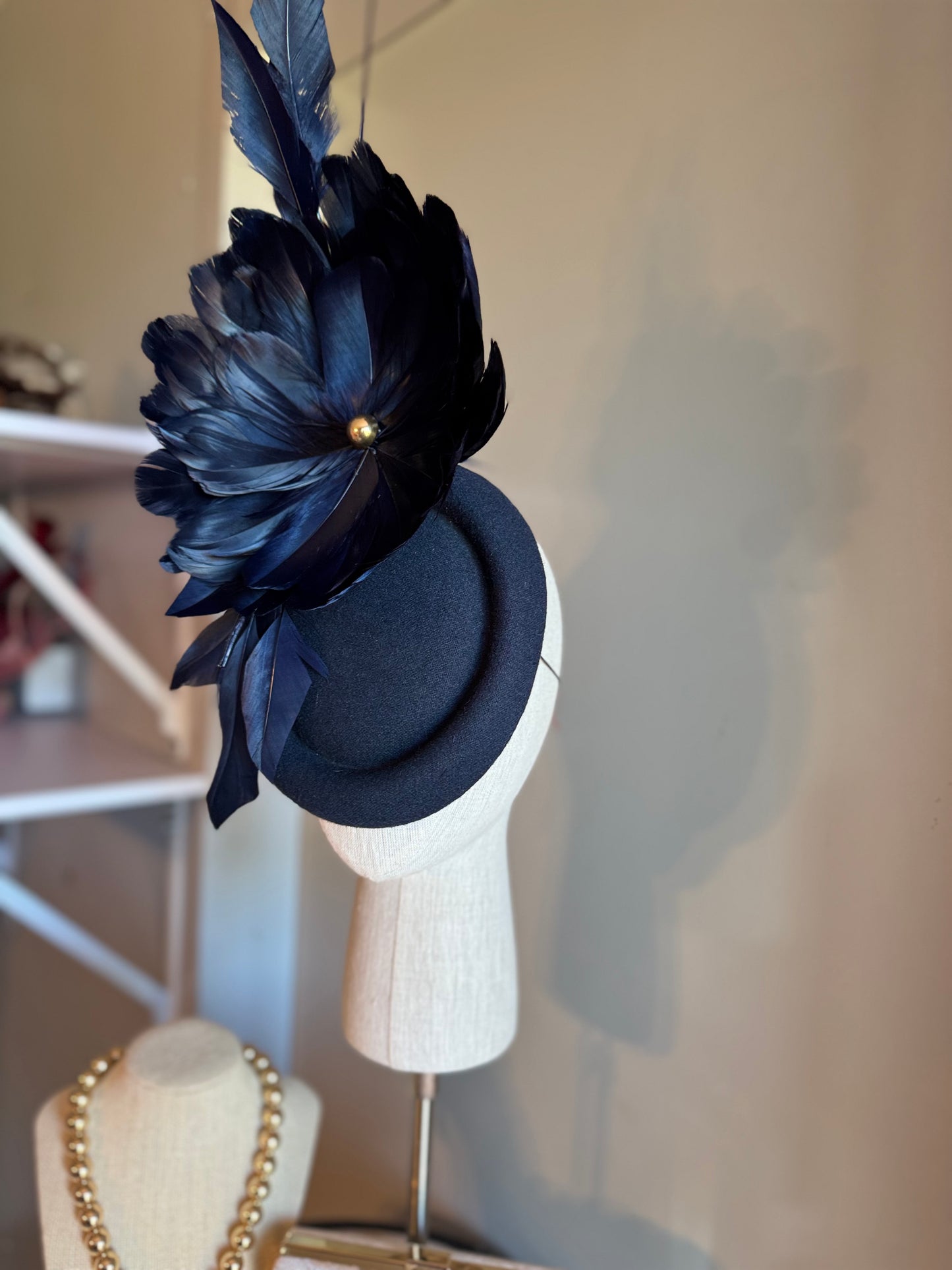“Hollie” Navy feather felt/wool statement 💕