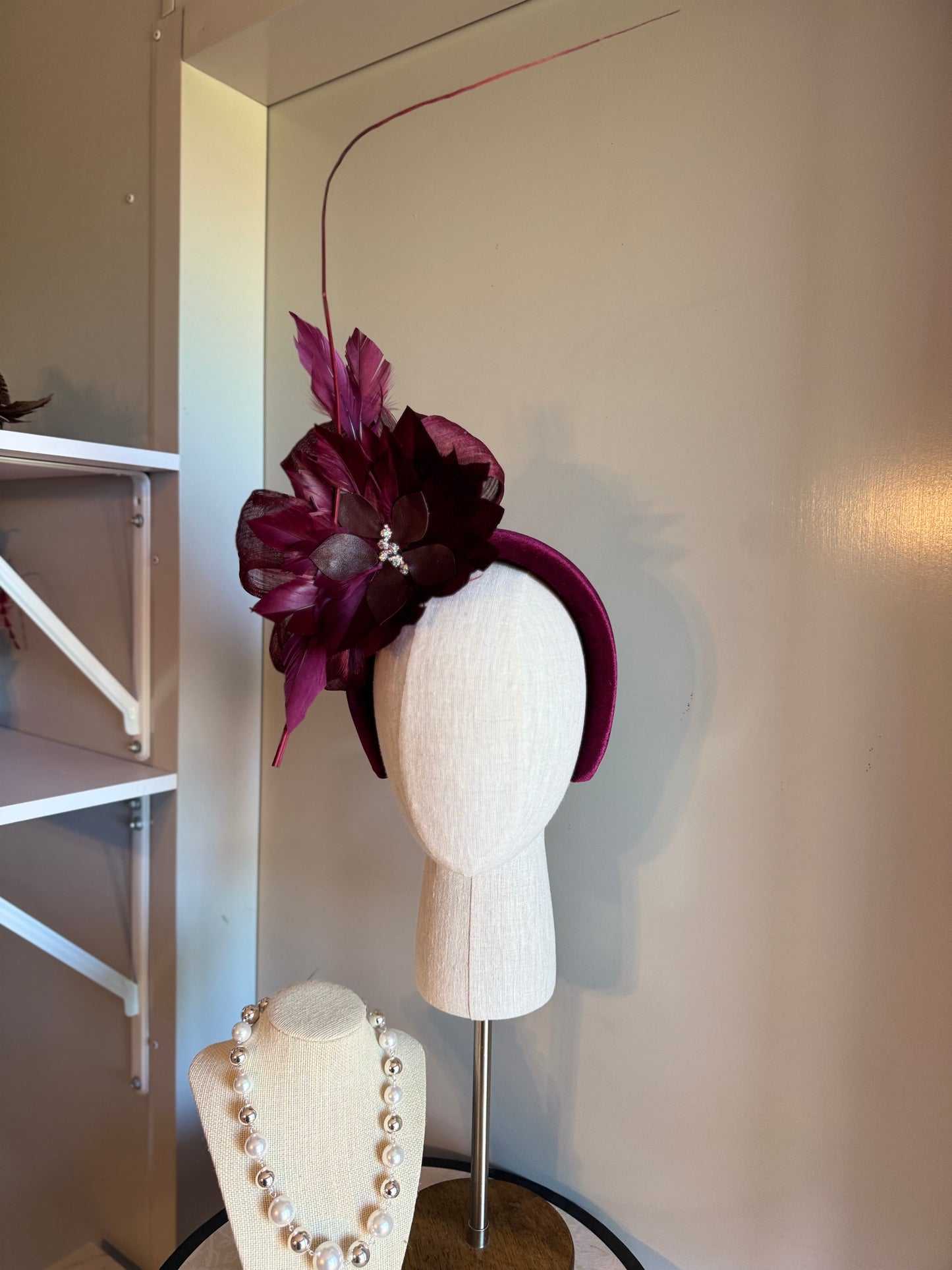 “Chloe” Burgundy feather statement 💕