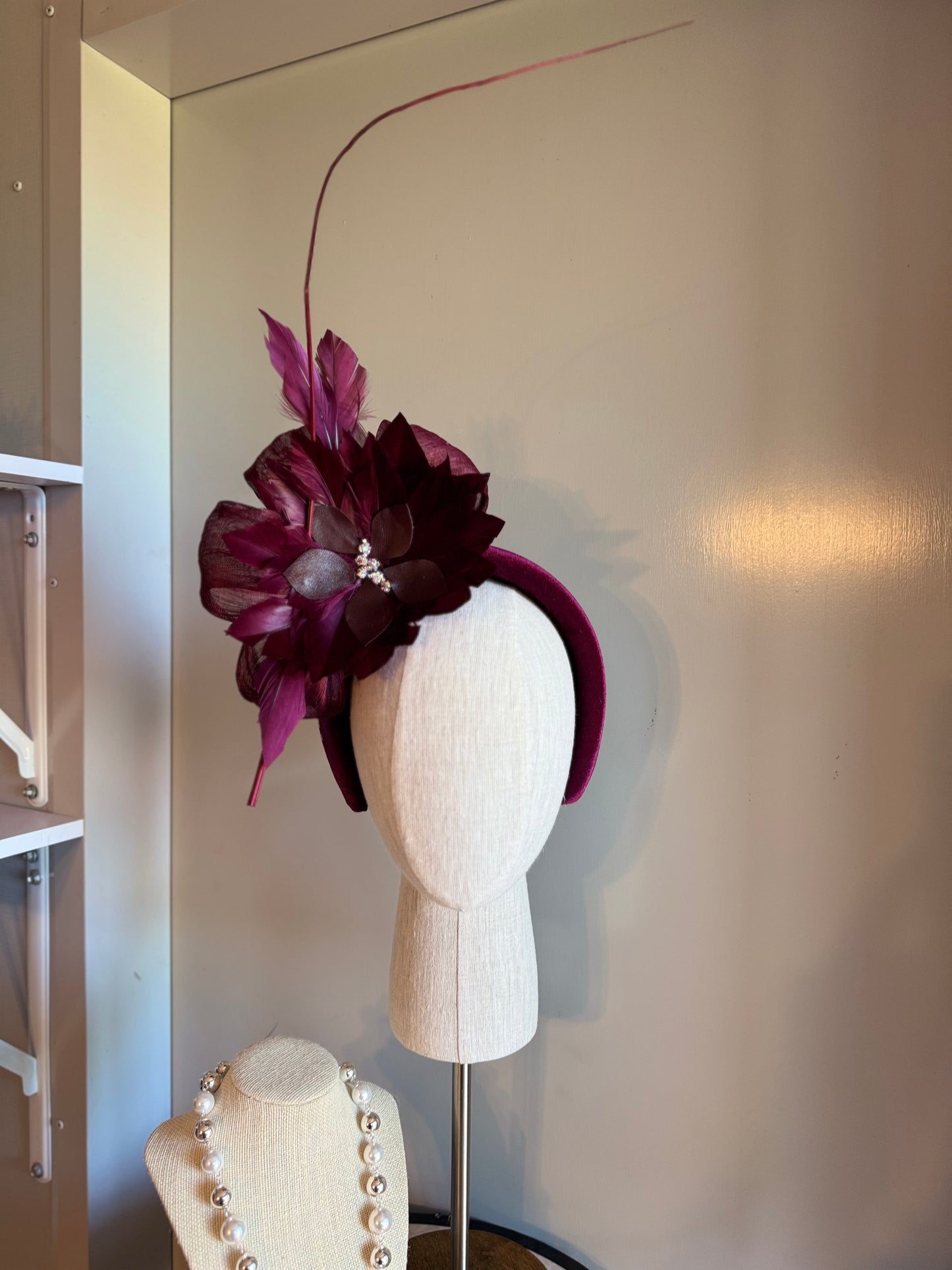 “Chloe” Burgundy feather statement 💕