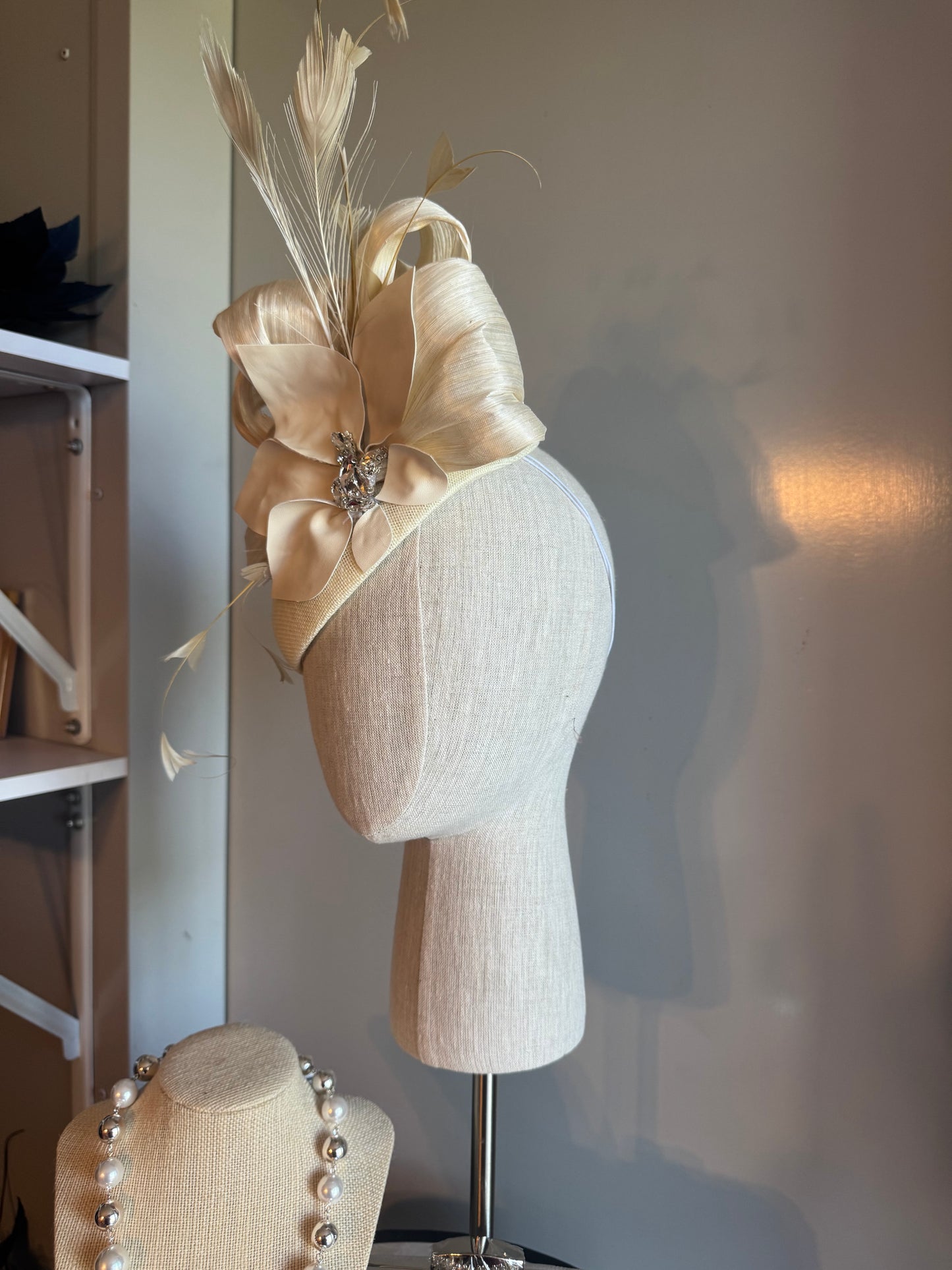 “Grace” cream statement pillbox