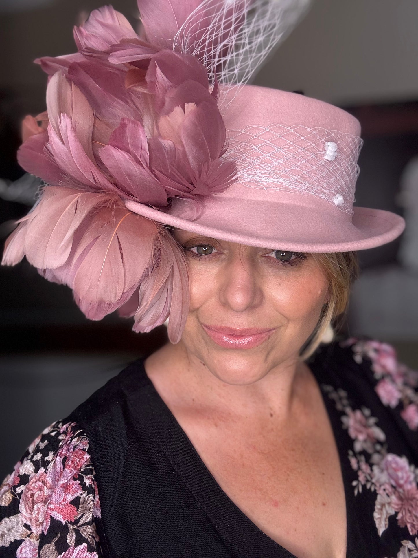 “Lee” pink,mauve & white tweedsmuir hat