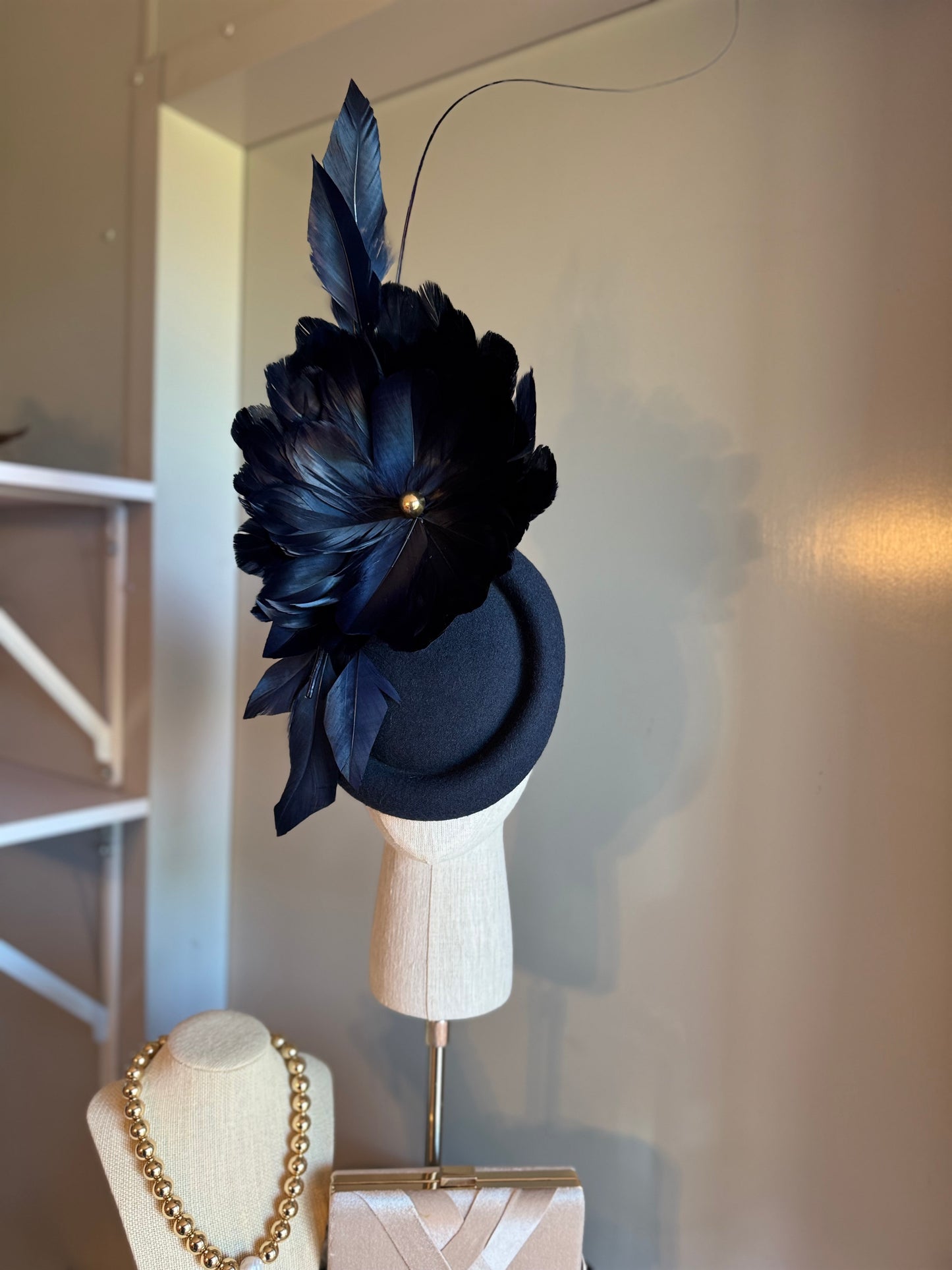 “Hollie” Navy feather felt/wool statement 💕