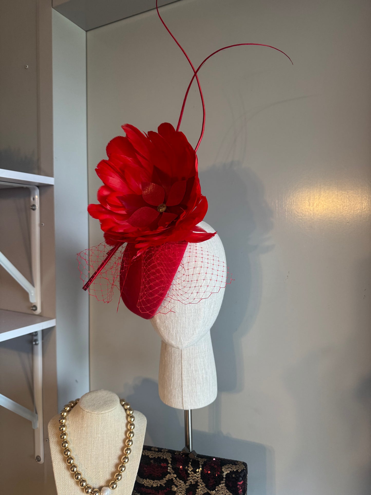 “Carla” red statement pillbox