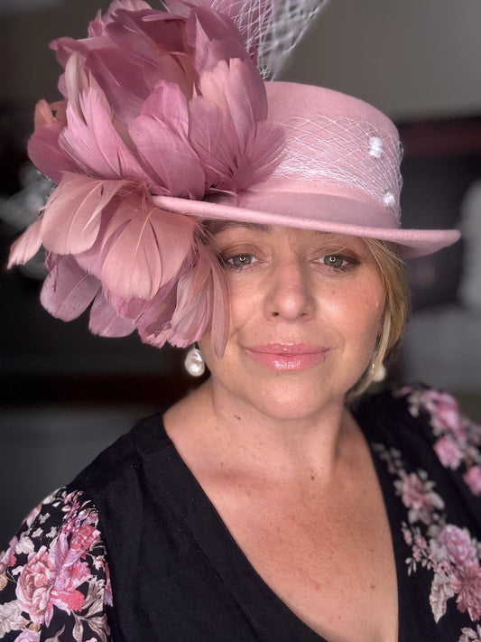 “Lee” pink,mauve & white tweedsmuir hat