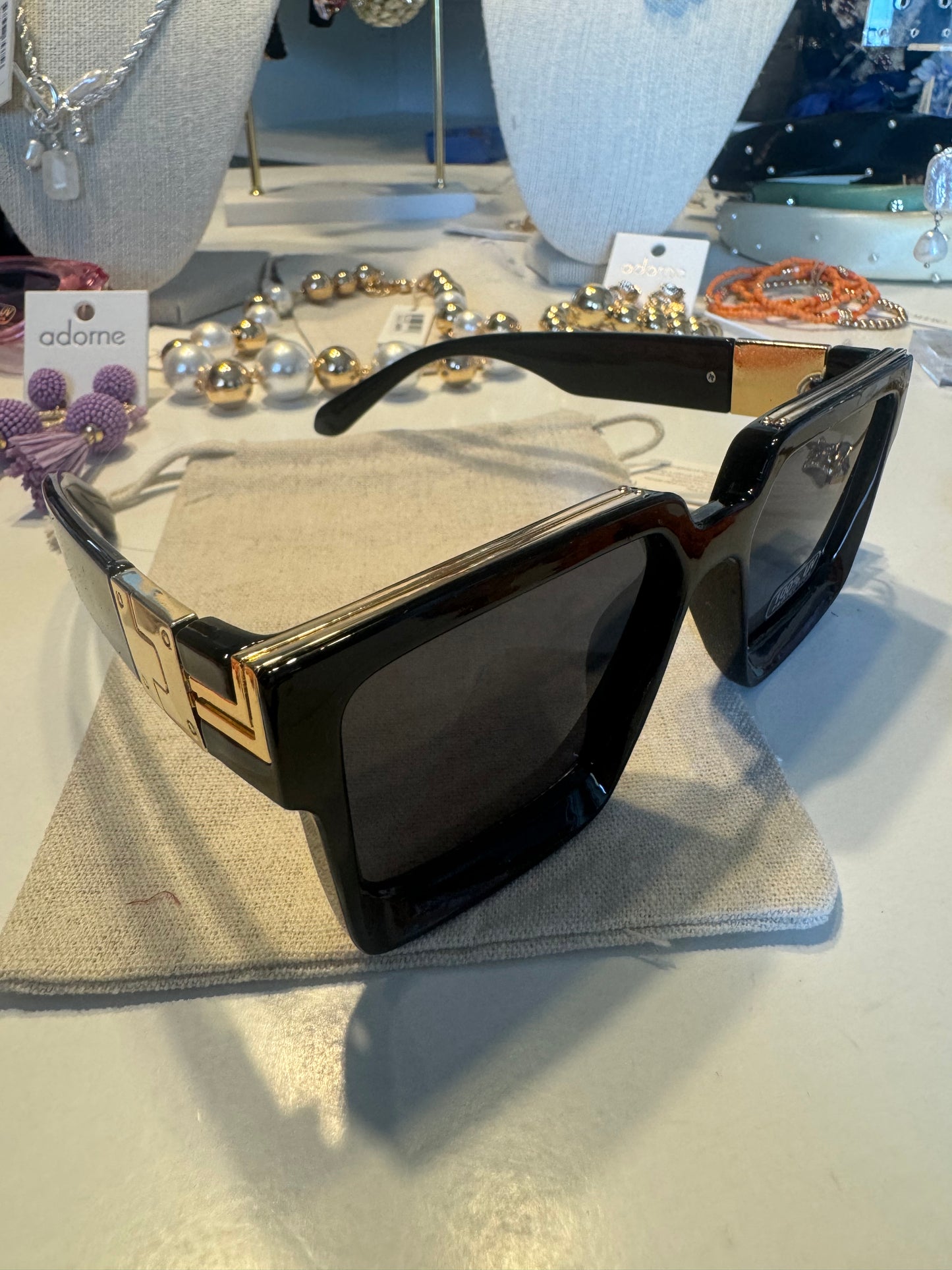 Adorne black/gold sunglasses