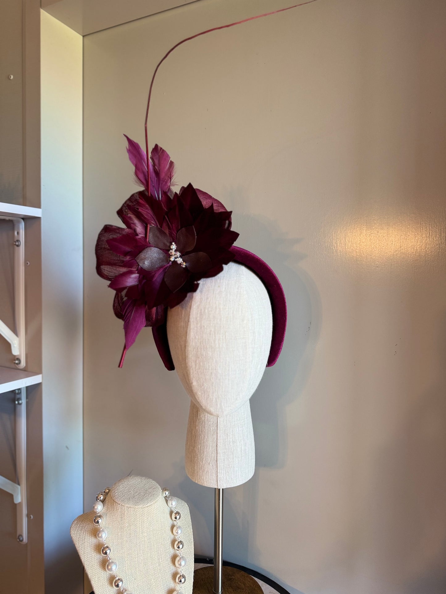 “Chloe” Burgundy feather statement 💕