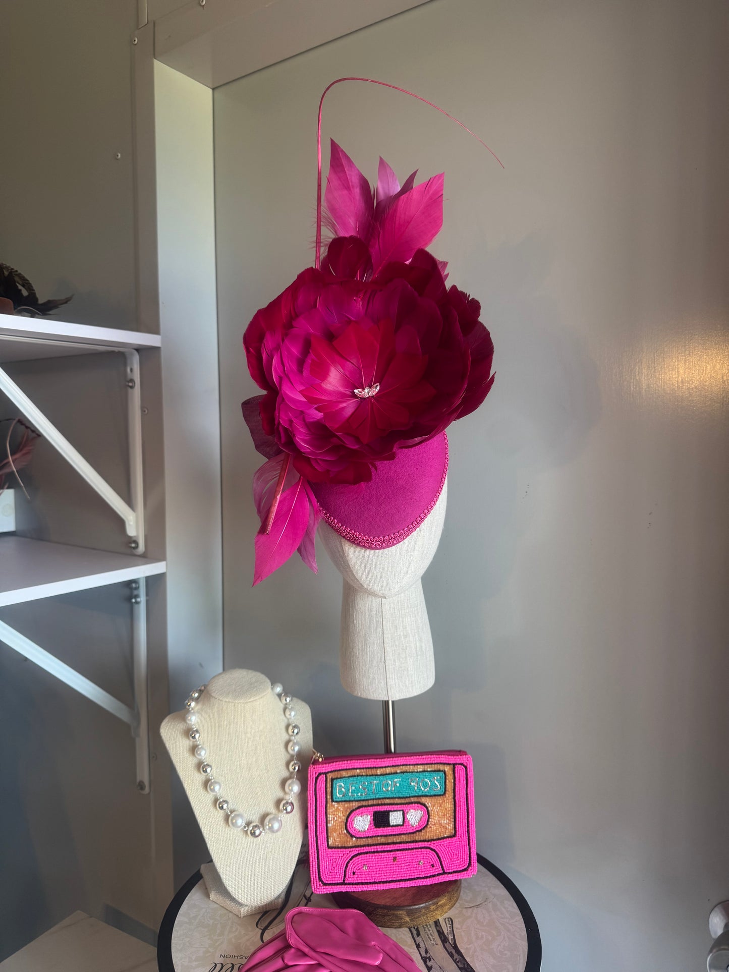 “Zaskia”magenta feather felt/wool pillbox