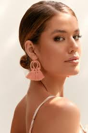 Fanned out tassle earrings peach