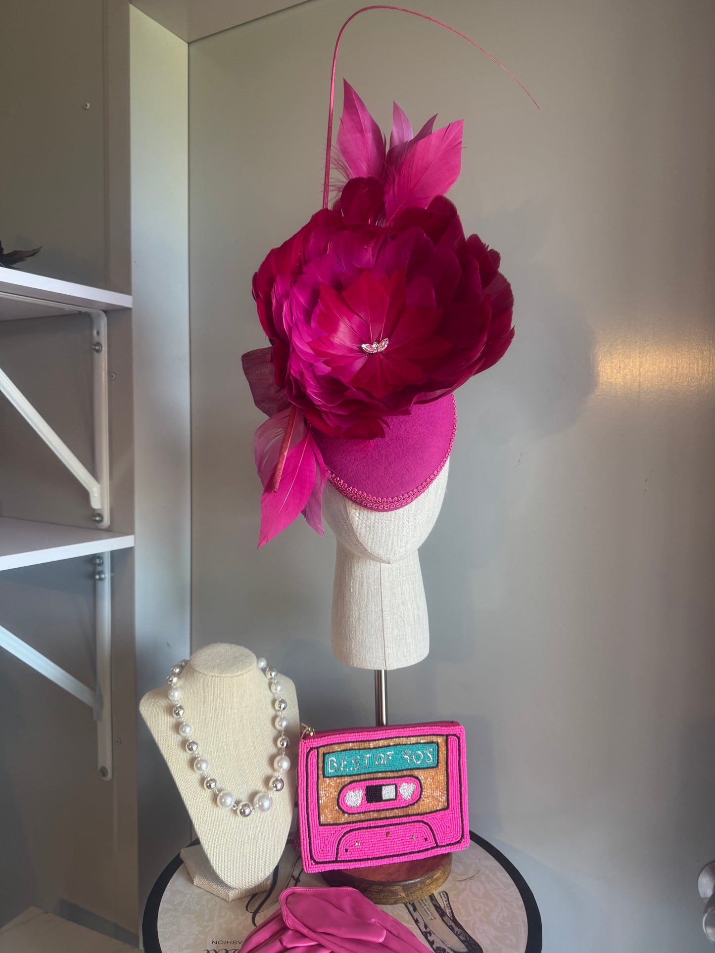 “Zaskia”magenta feather felt/wool pillbox