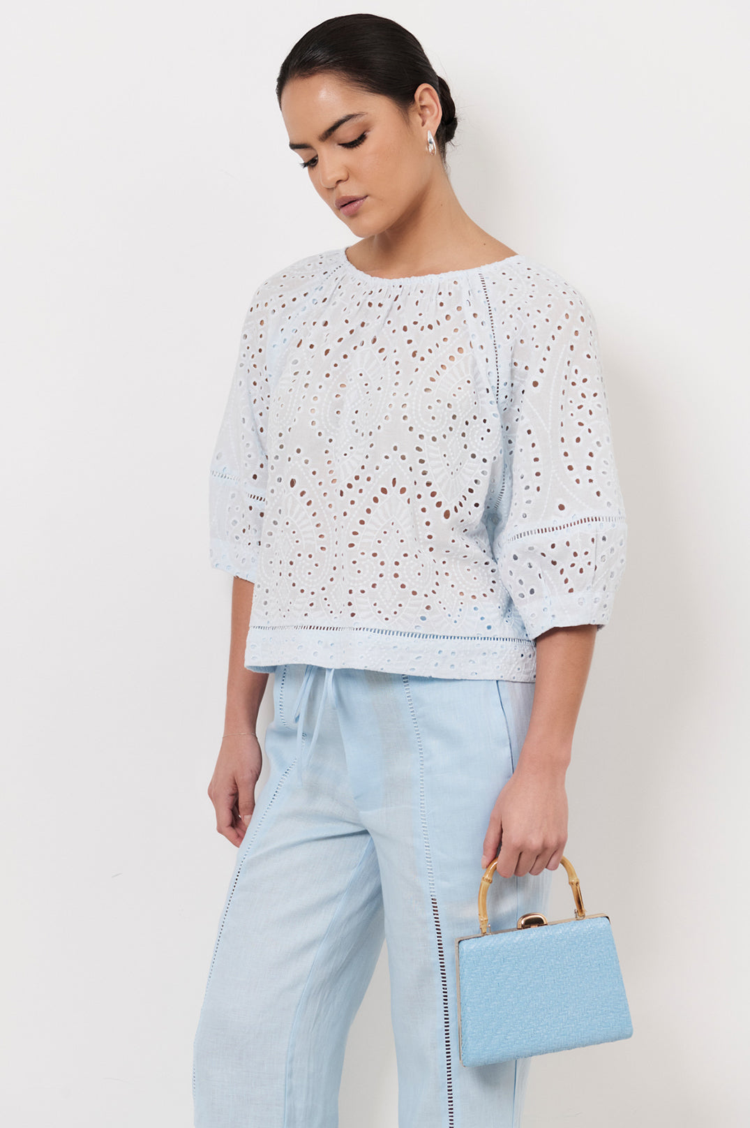 Bamboo handle weave small bag white