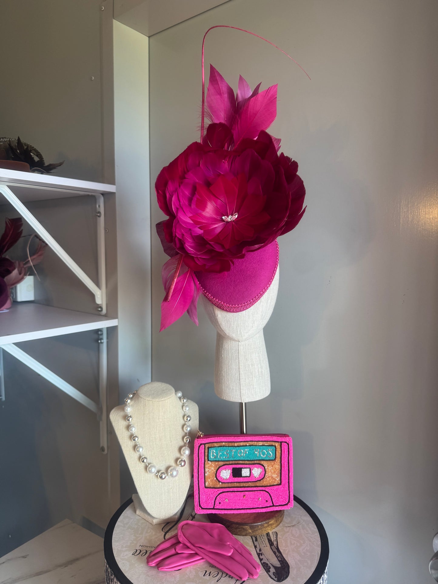 “Zaskia”magenta feather felt/wool pillbox