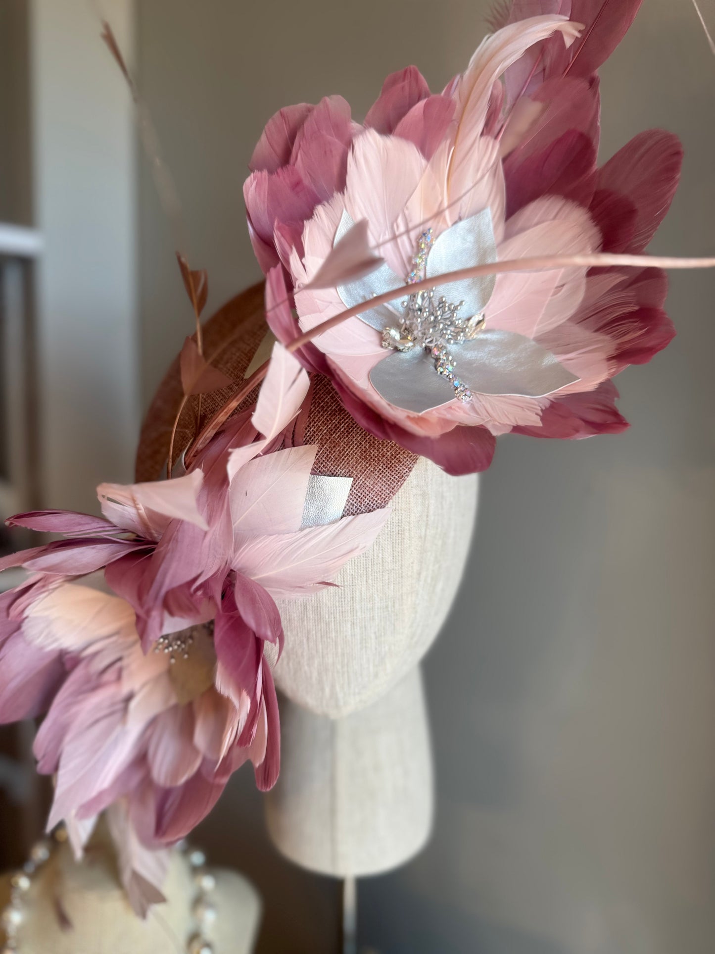 “Fleur” mauve & soft pink feather linen pillbox