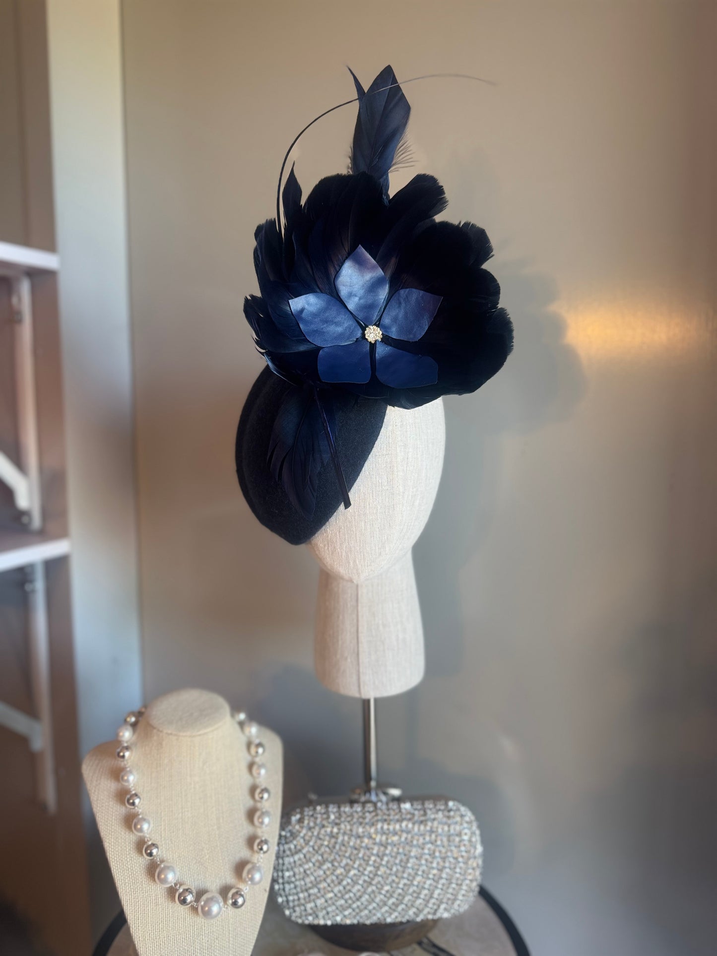 “Leni” Navy feather felt/wool pillbox