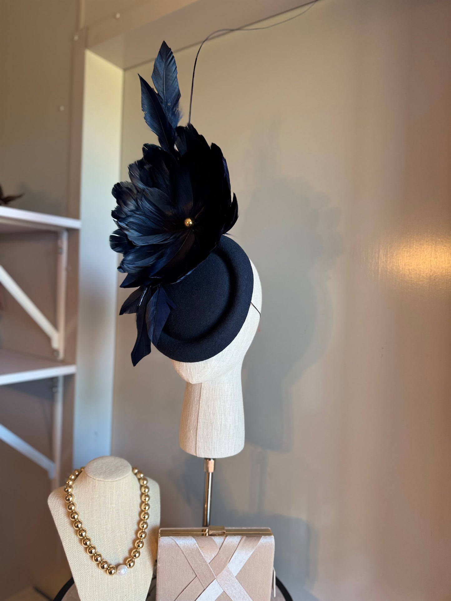 “Hollie” Navy feather felt/wool statement 💕