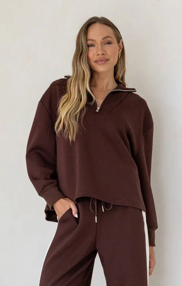 Off duty half zip sweat in Coco. Size Medium