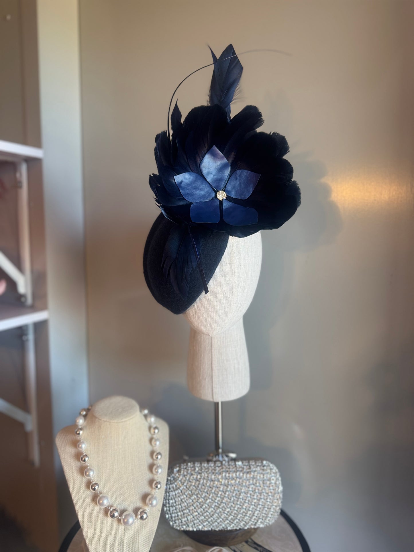 “Leni” Navy feather felt/wool pillbox