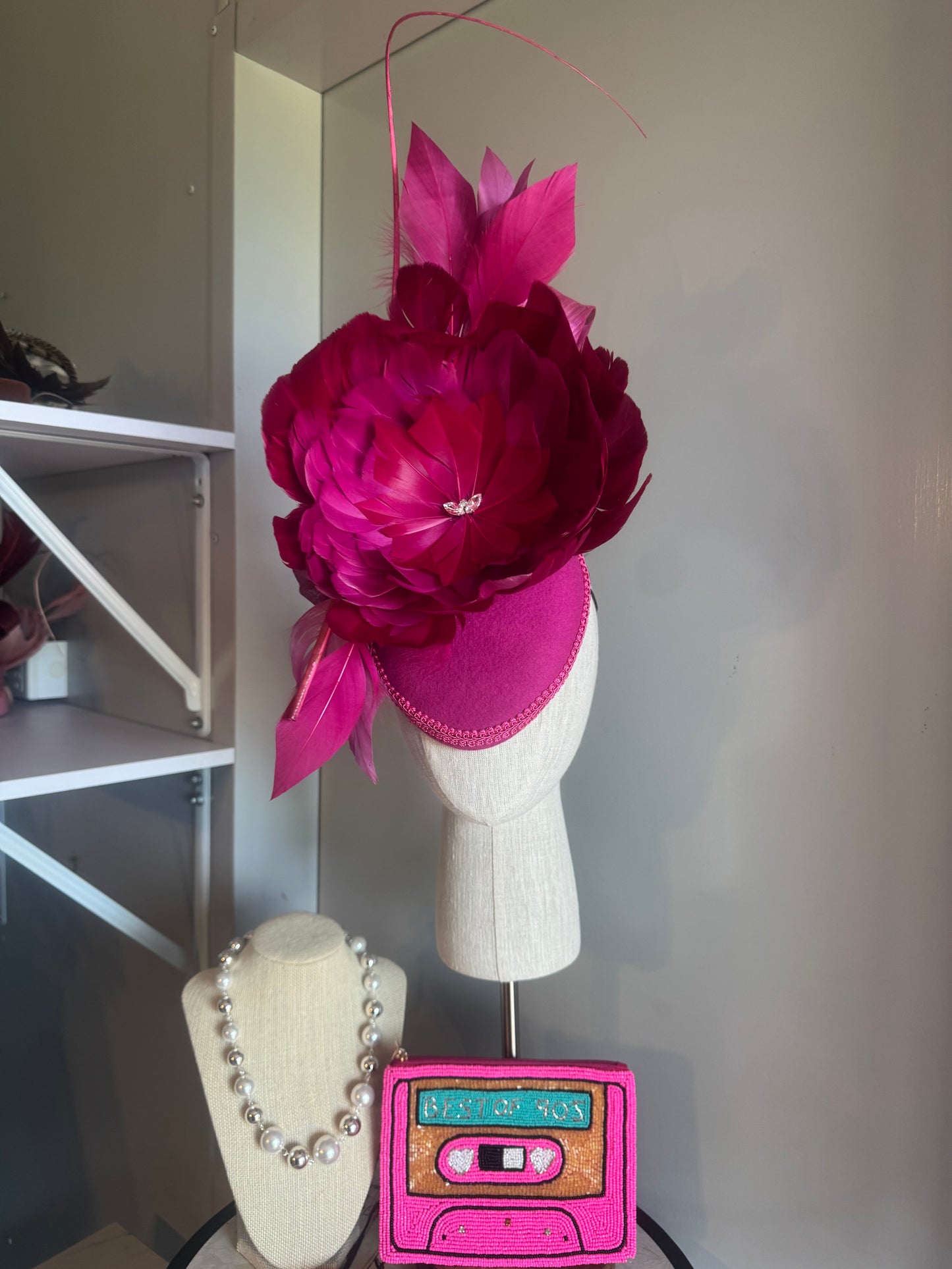 “Zaskia”magenta feather felt/wool pillbox