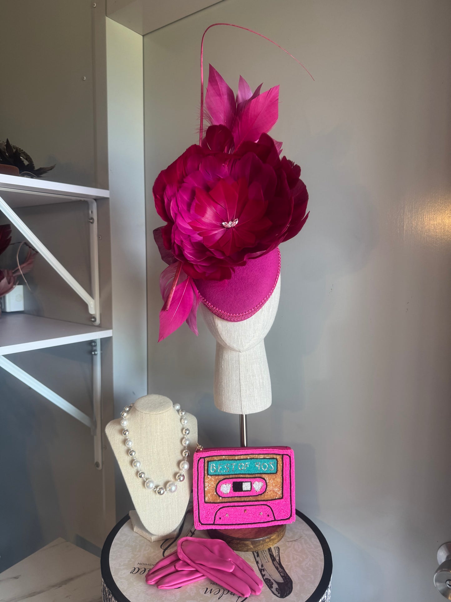 “Zaskia”magenta feather felt/wool pillbox