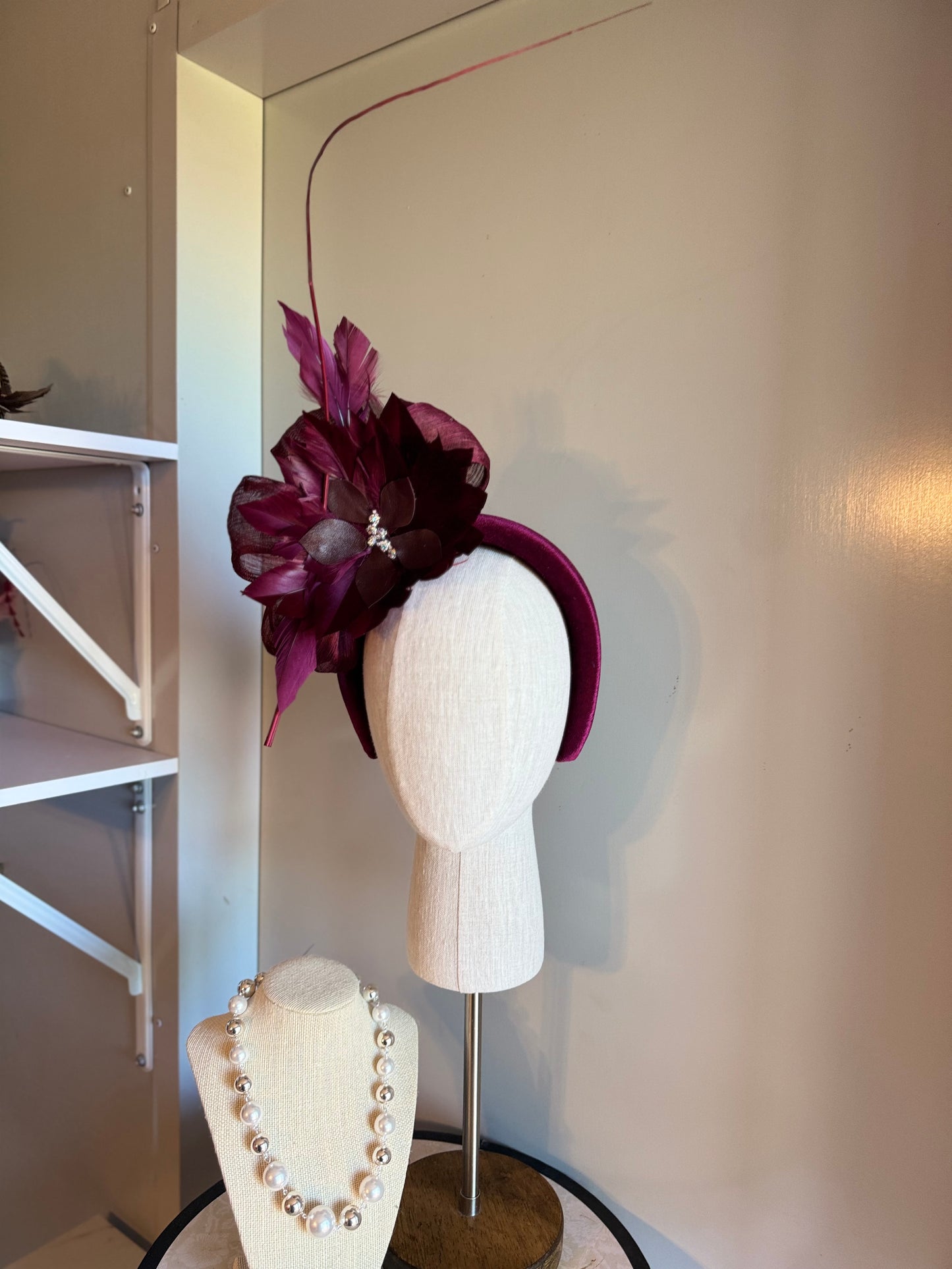 “Chloe” Burgundy feather statement 💕