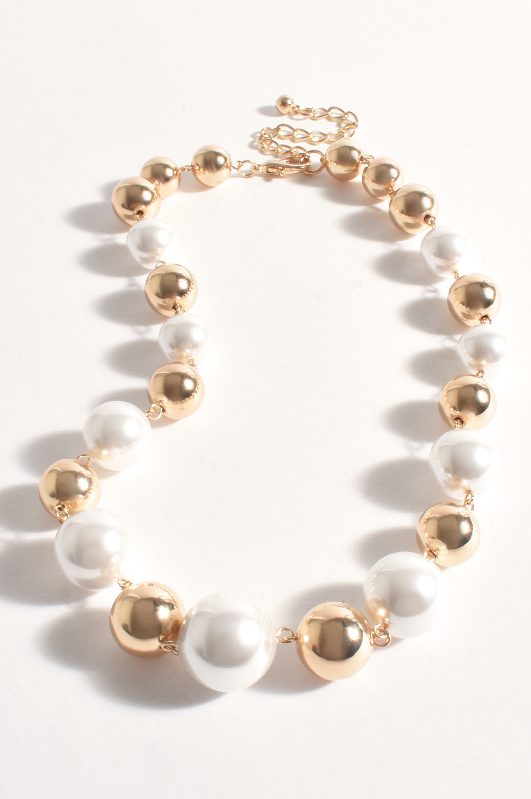 Faux Pearl Metal Ball Necklace