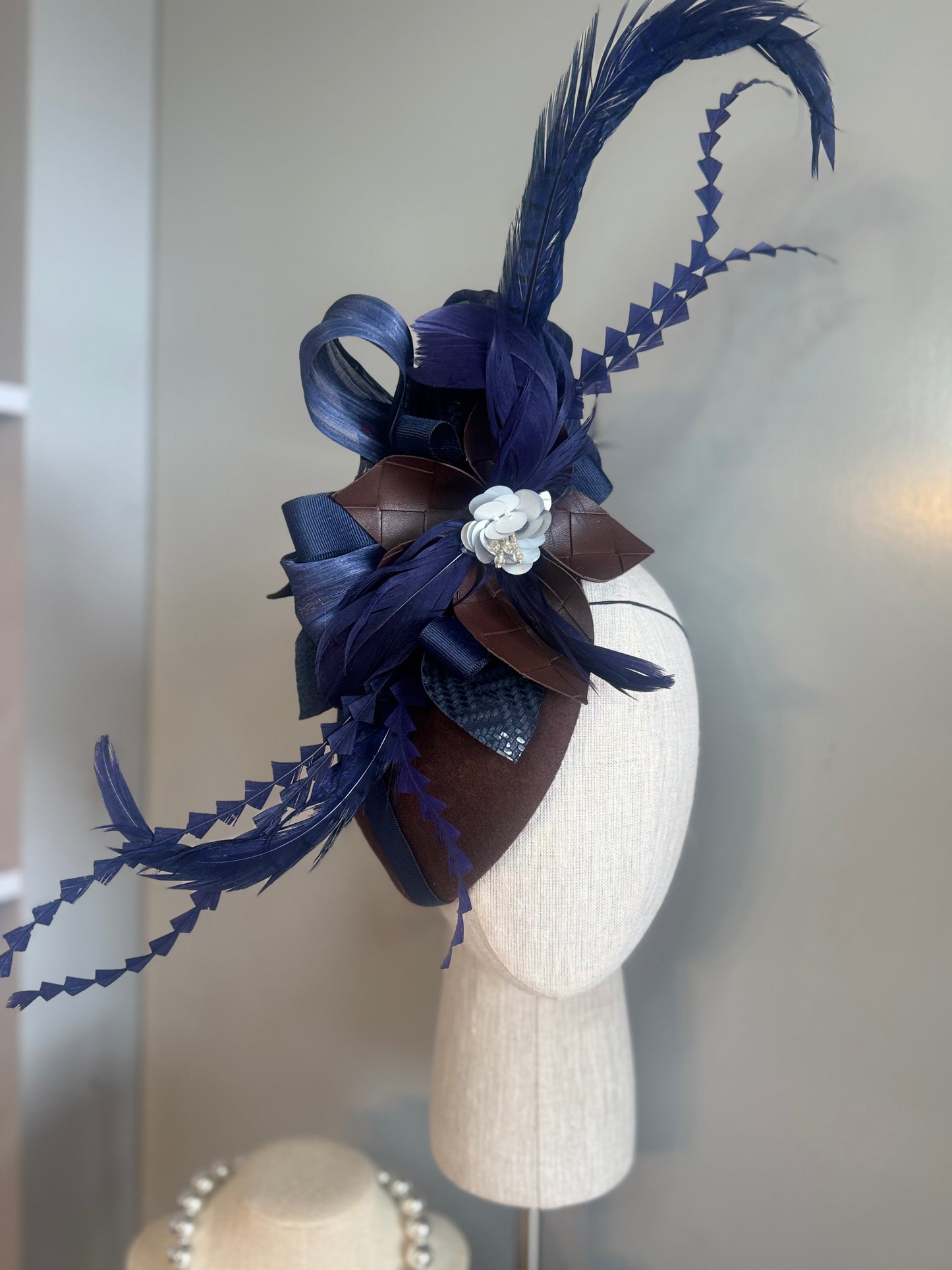 “Nina” chocolate brown & Navy pillbox