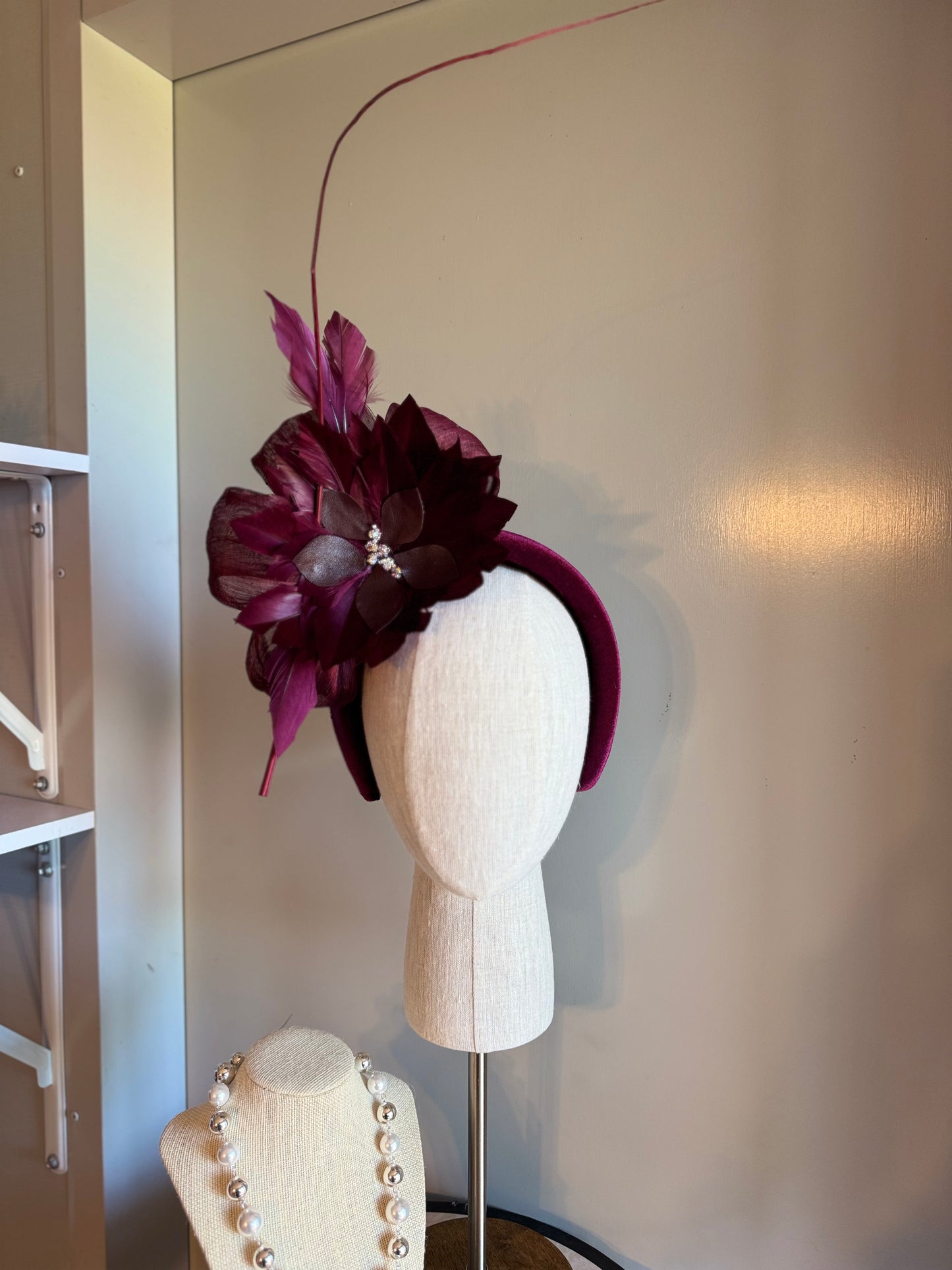 “Chloe” Burgundy feather statement 💕