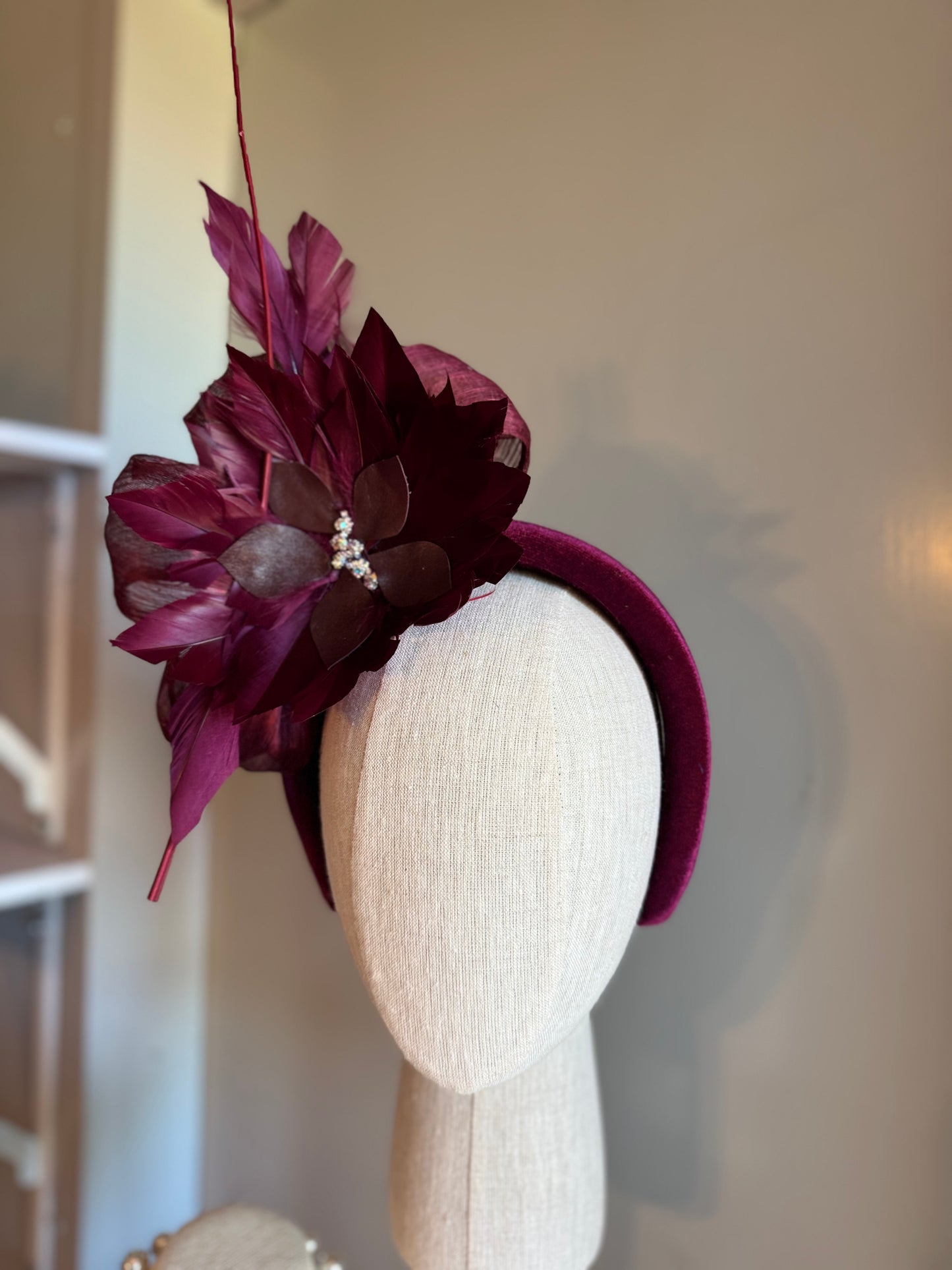 “Chloe” Burgundy feather statement 💕