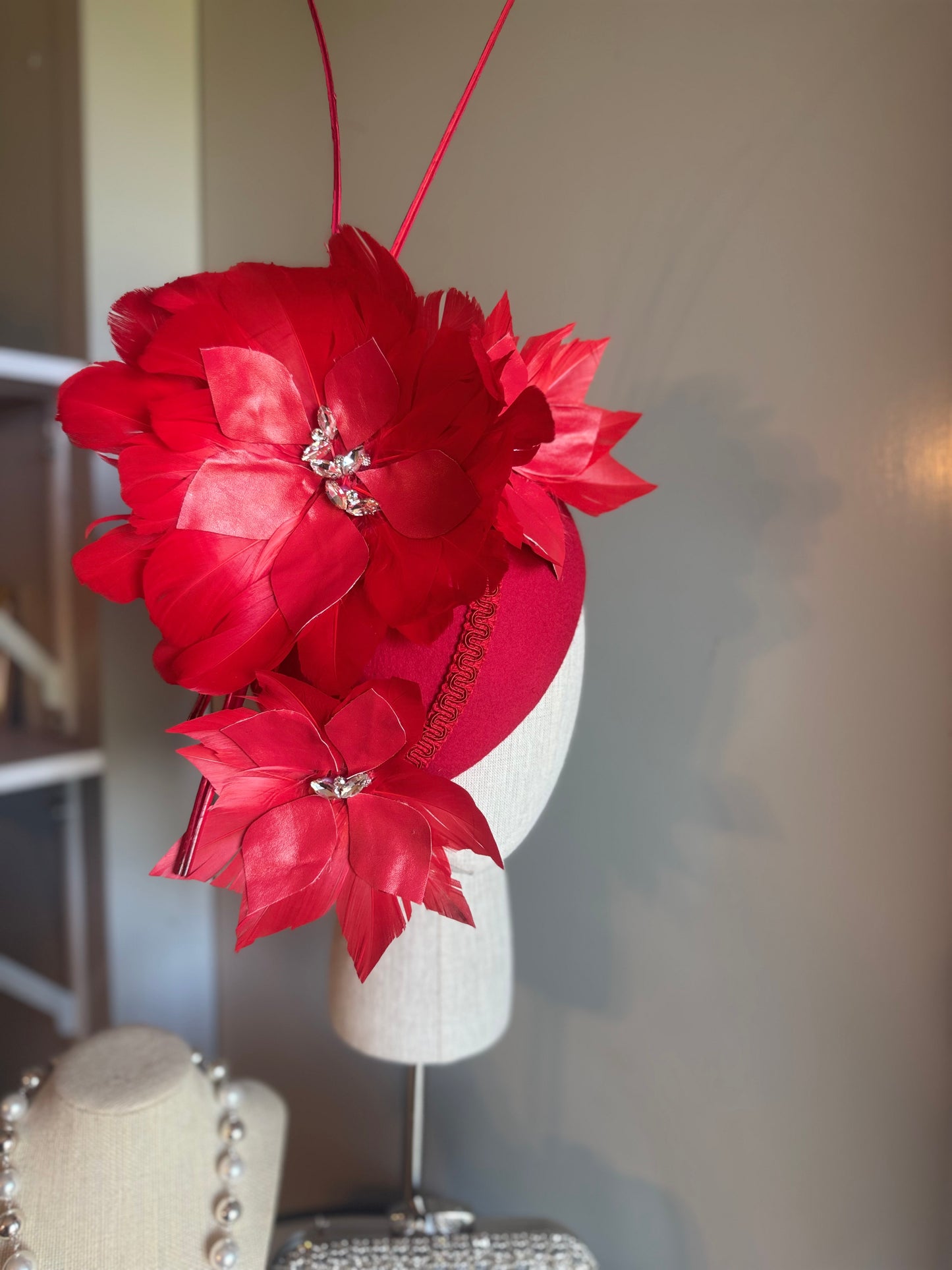 “Clara” Red feather felt/wool pillbox