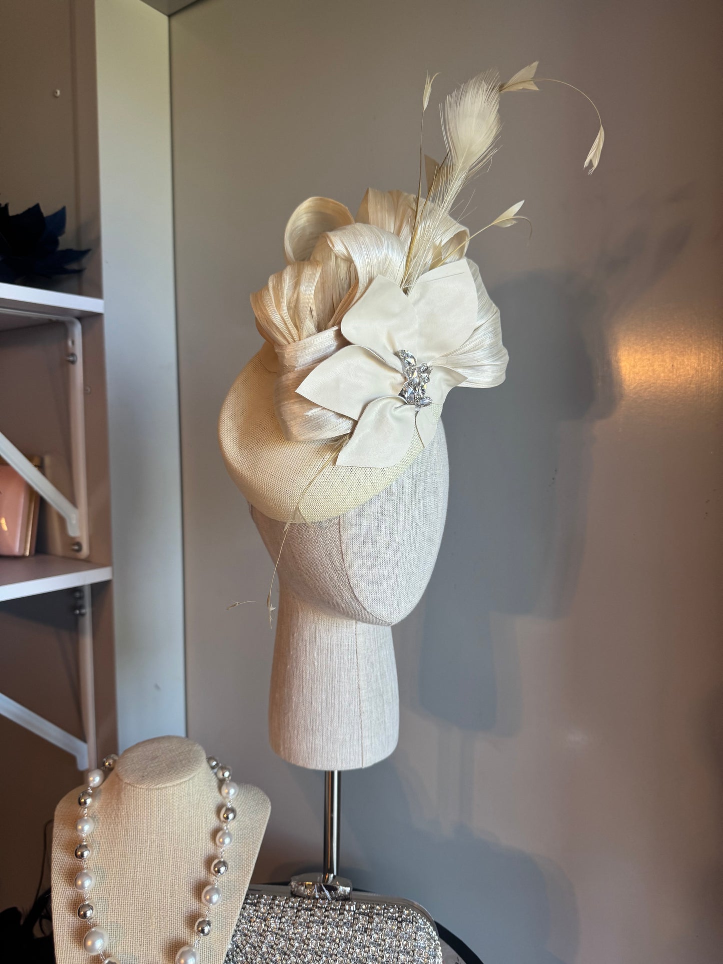 “Grace” cream statement pillbox