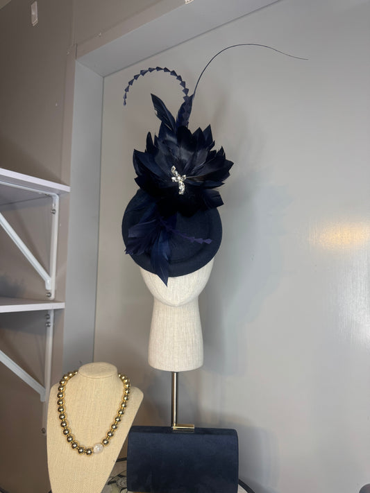 “Sophie”Navy feather felt/ wool plate pillbox