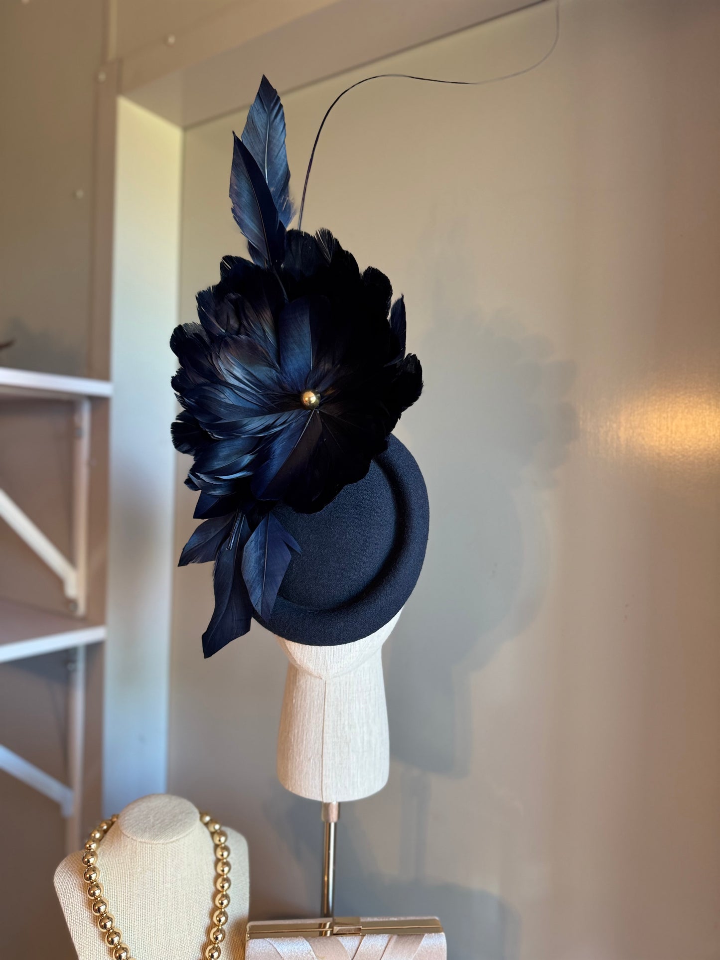 “Hollie” Navy feather felt/wool statement 💕