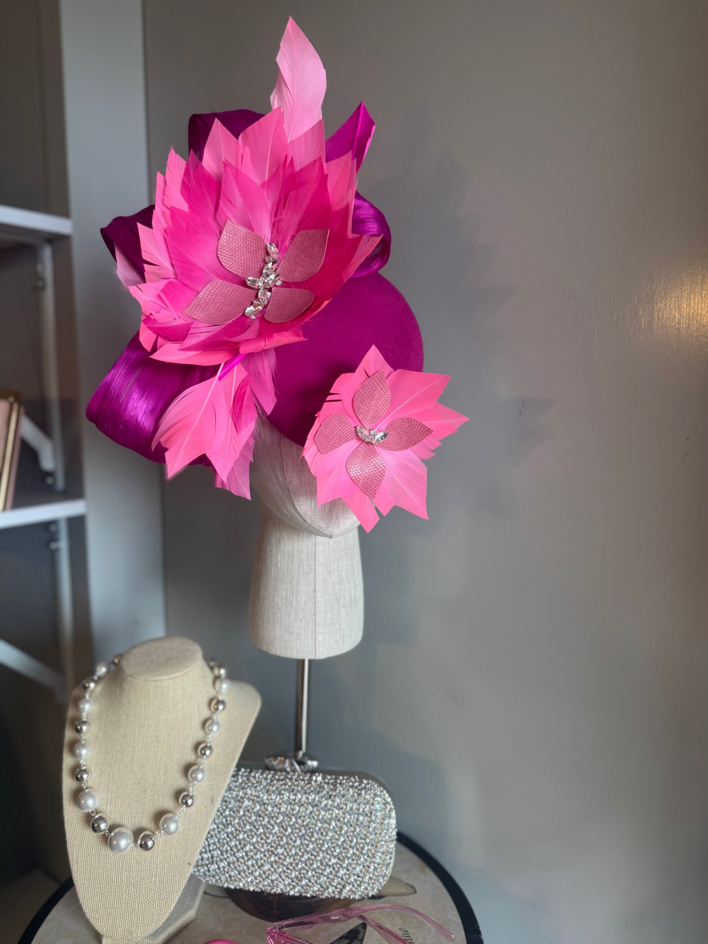 “Steffi” pink & magenta feather felt/wool pillbox