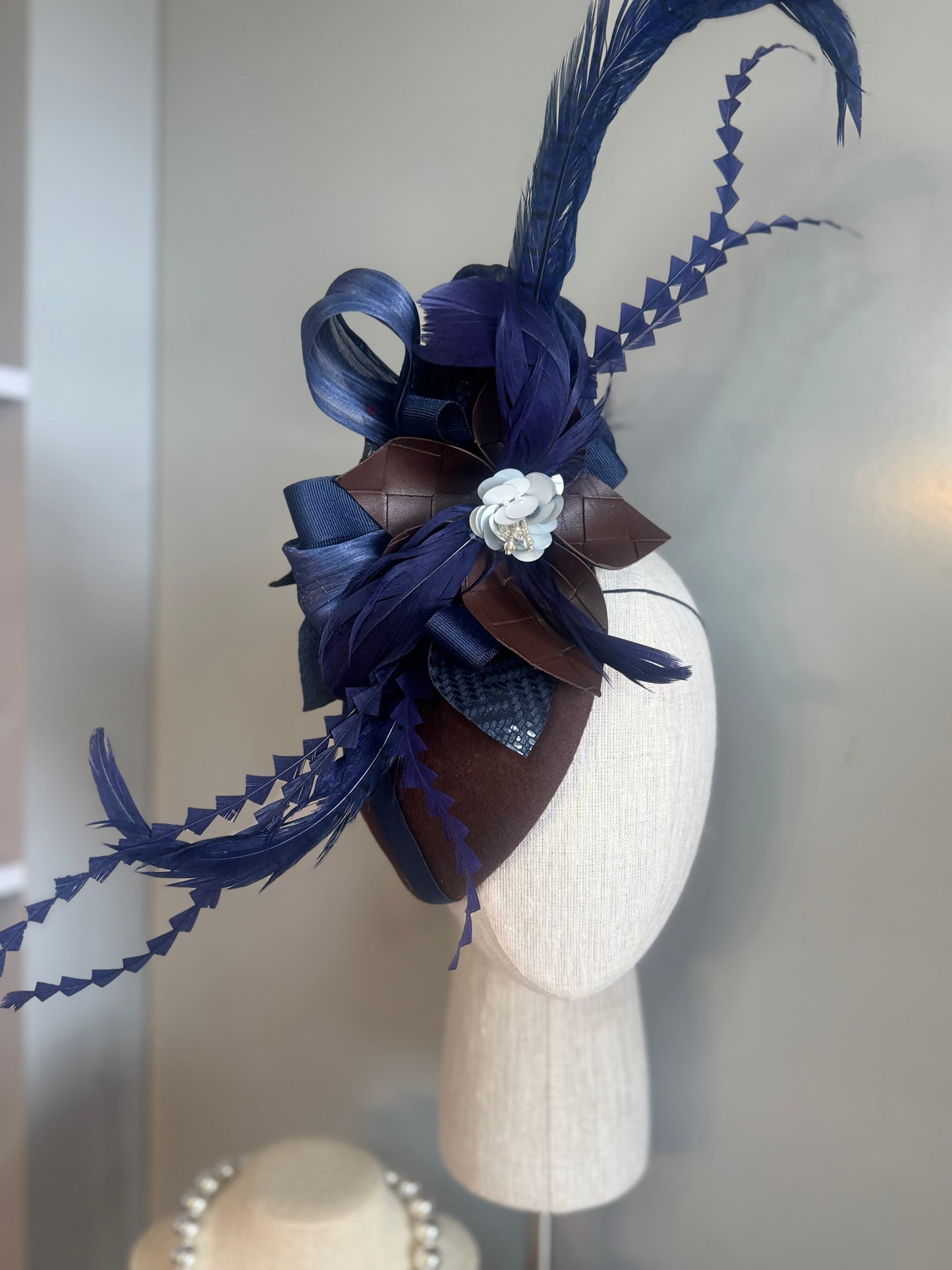 “Nina” chocolate brown & Navy pillbox
