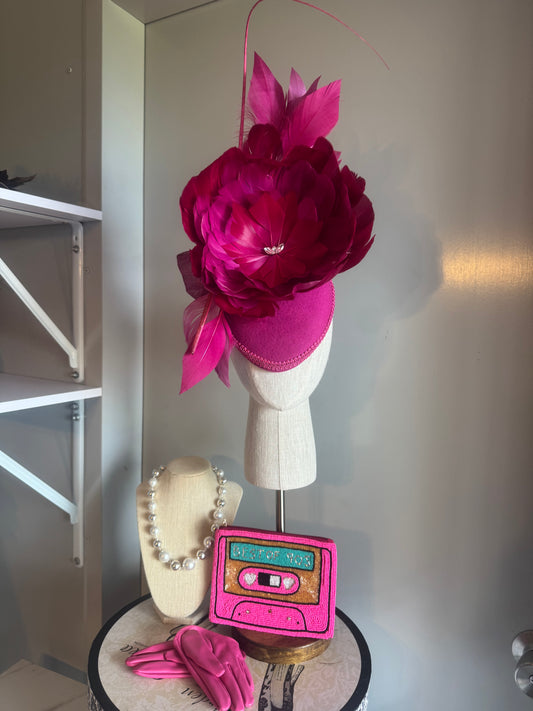 “Zaskia”magenta feather felt/wool pillbox