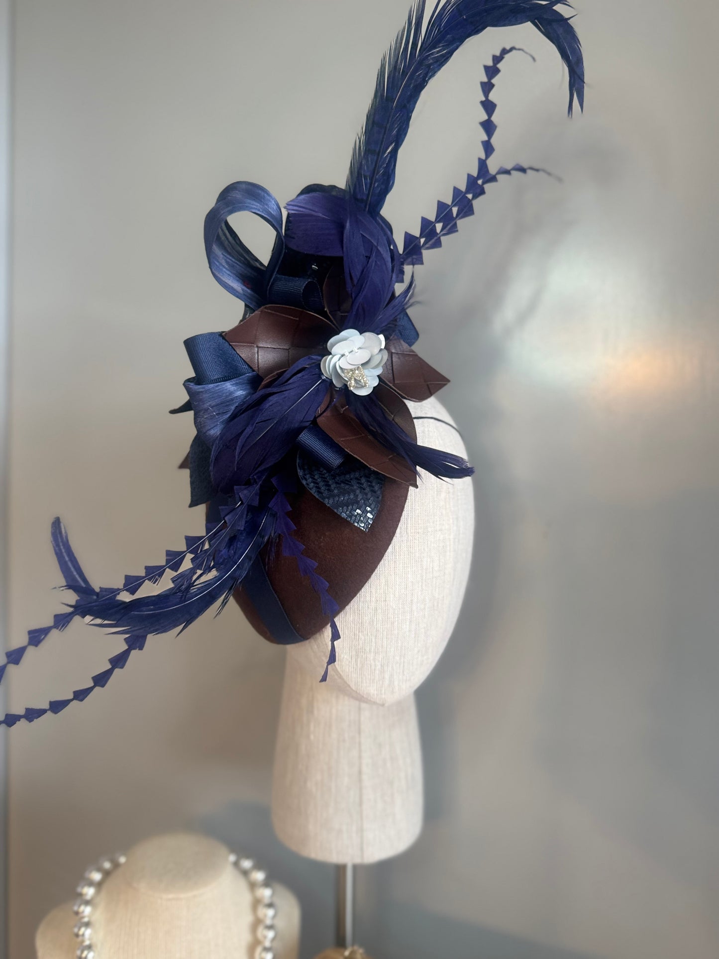 “Nina” chocolate brown & Navy pillbox