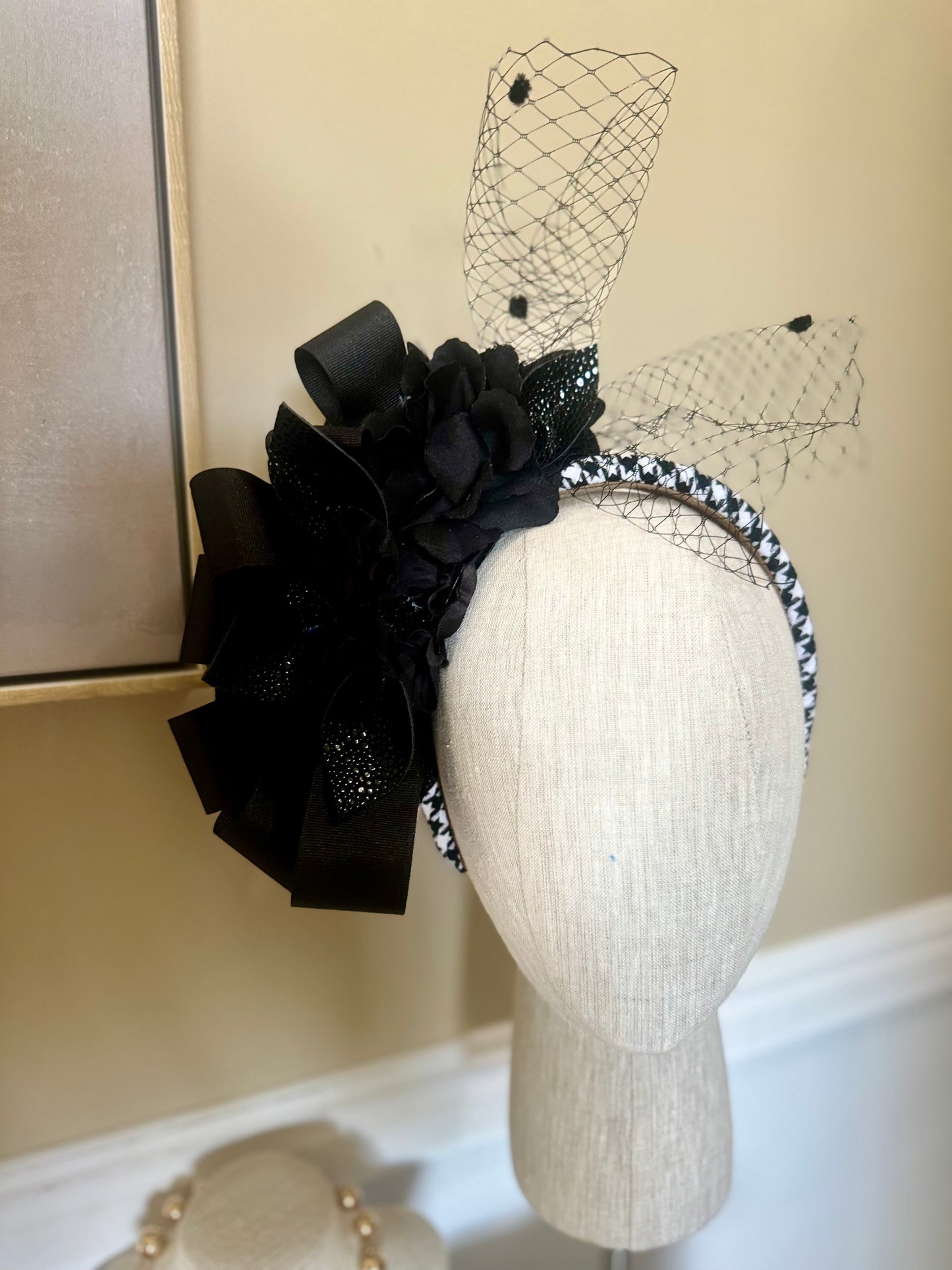 “Bettina” black & white houndstooth floral