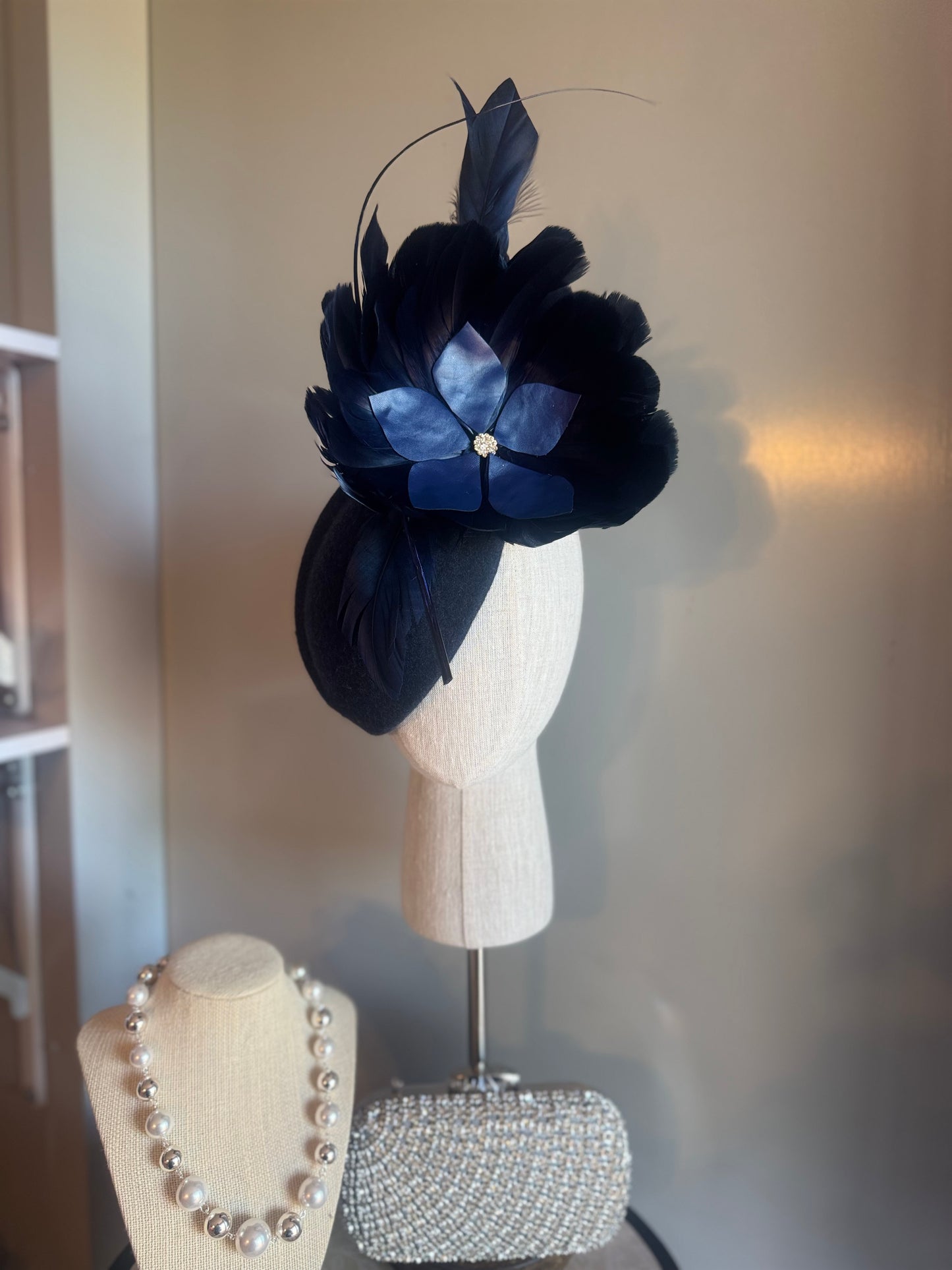 “Leni” Navy feather felt/wool pillbox