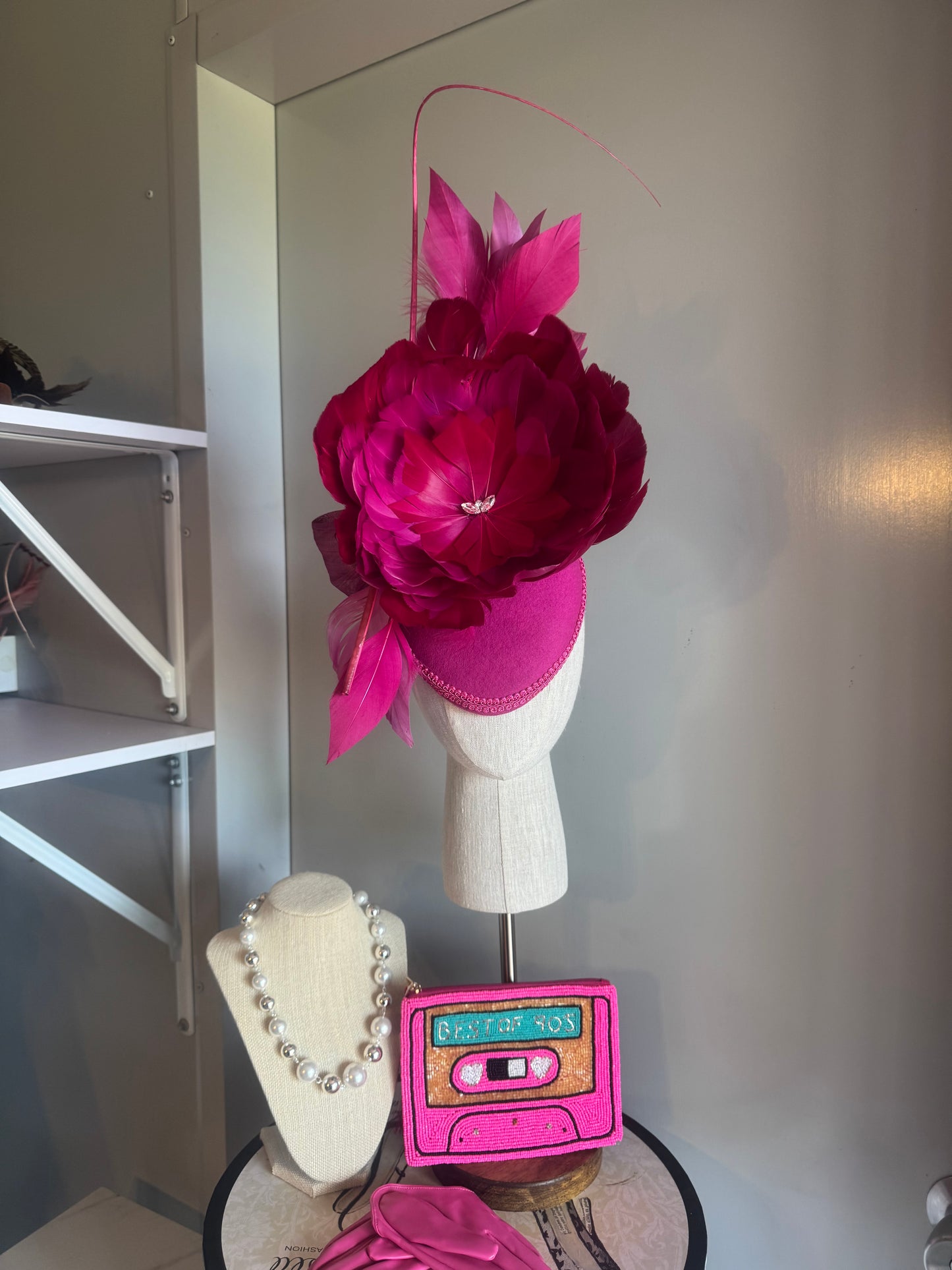 “Zaskia”magenta feather felt/wool pillbox