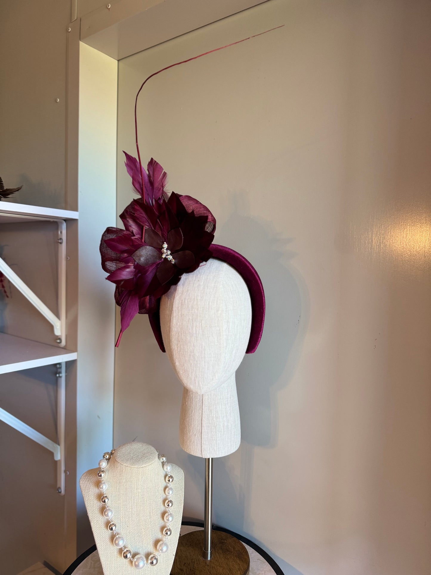 “Chloe” Burgundy feather statement 💕