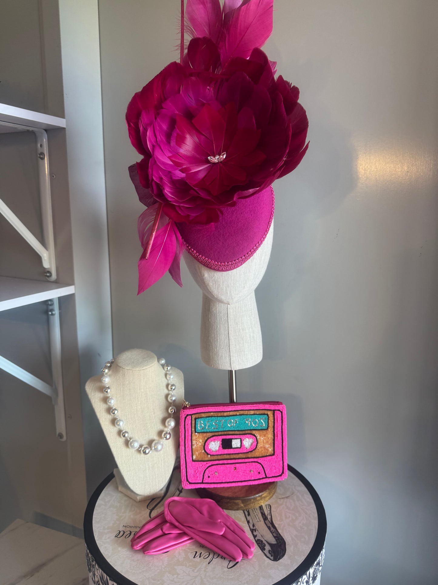 “Zaskia”magenta feather felt/wool pillbox