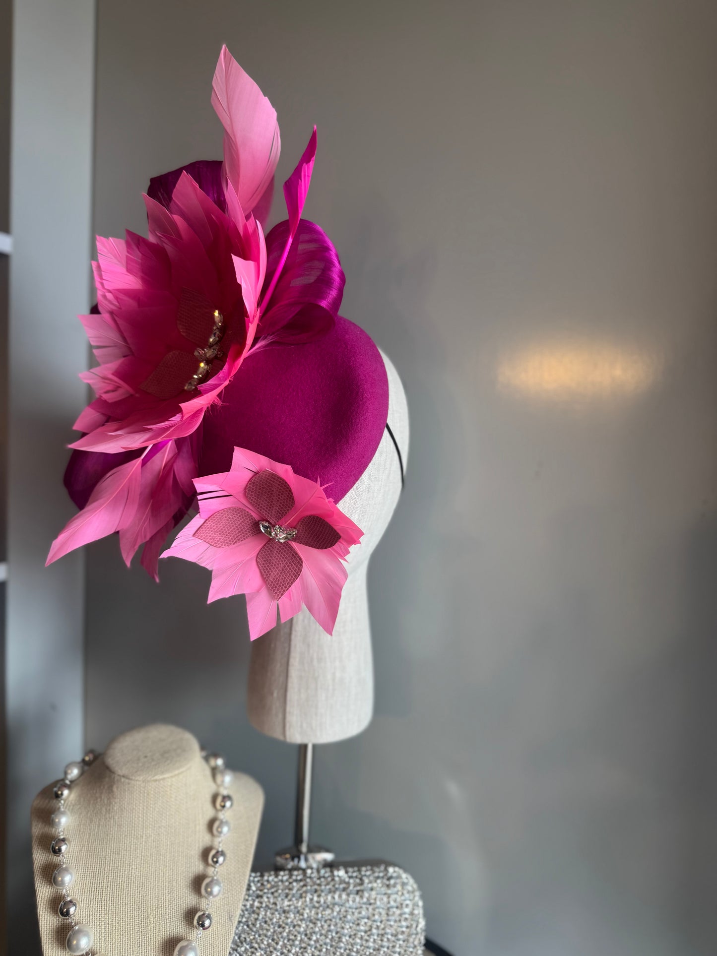 “Steffi” pink & magenta feather felt/wool pillbox