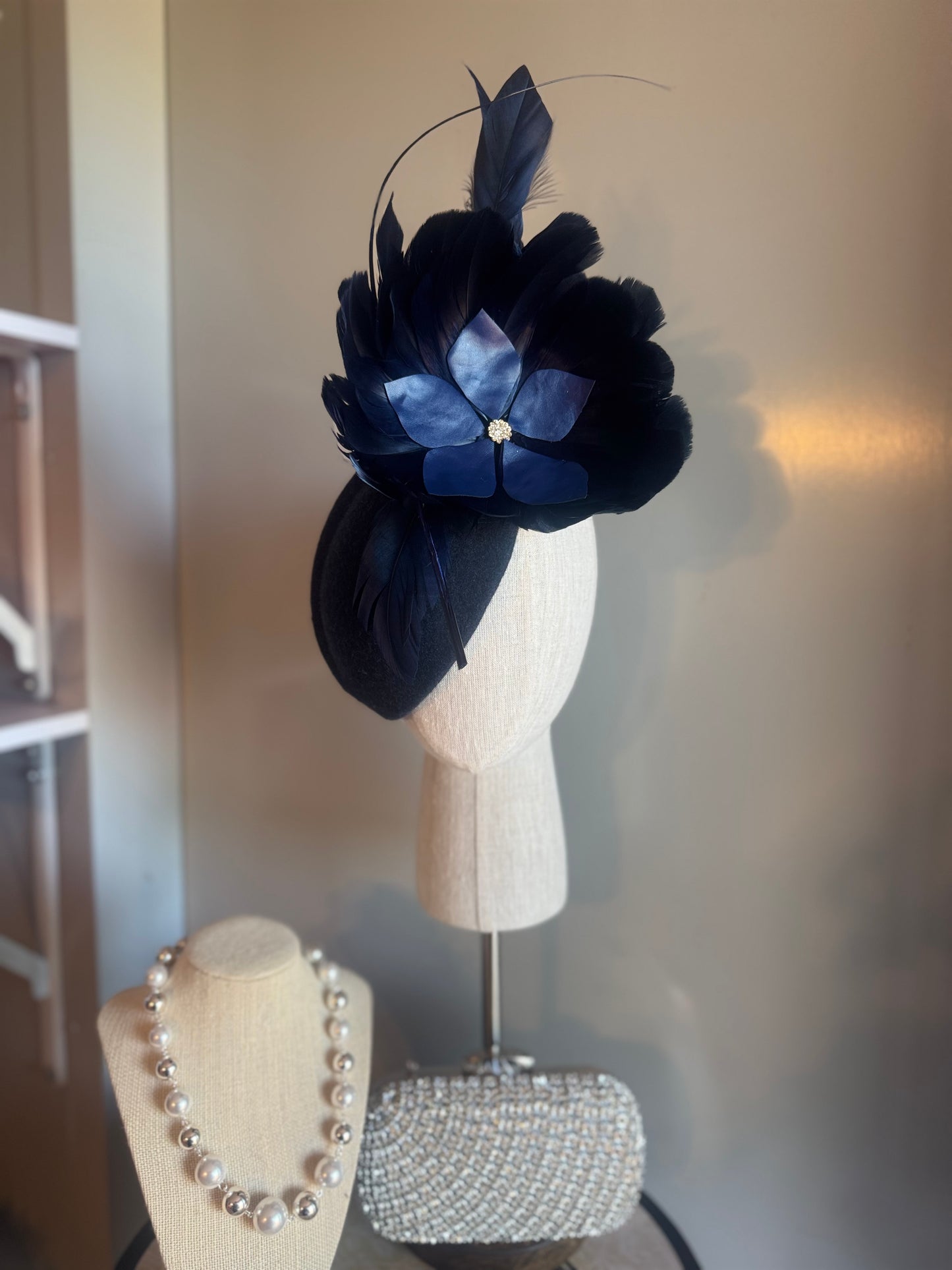 “Leni” Navy feather felt/wool pillbox